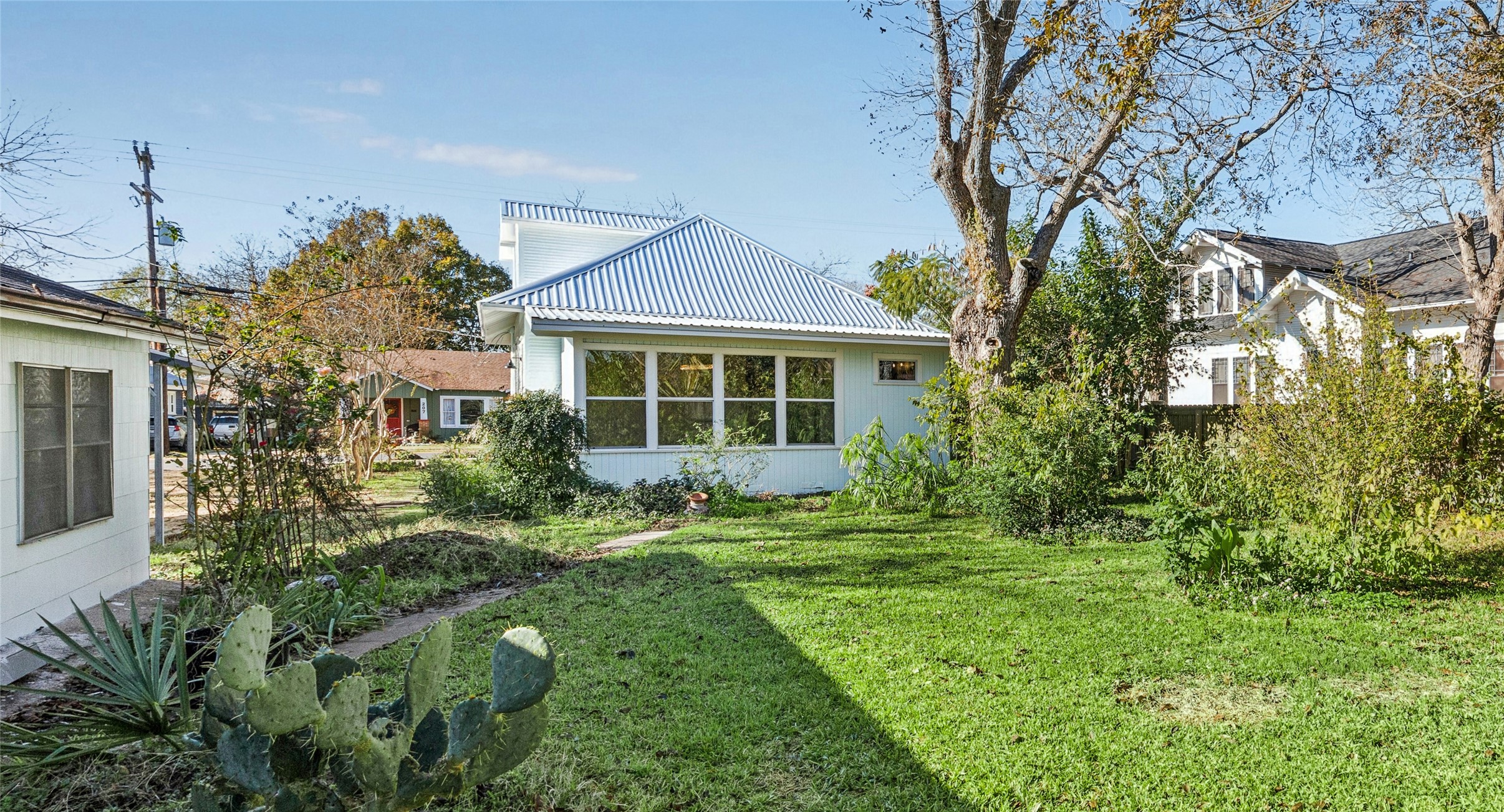 208 N Rusk Street Property Photo 16
