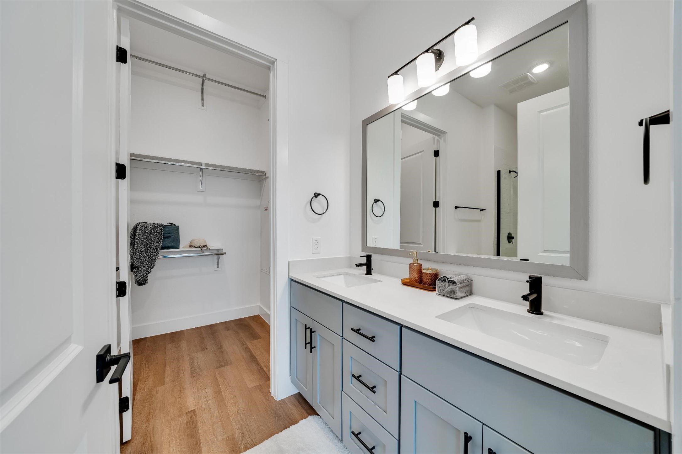1601-207 Mustang Drive Property Photo 15