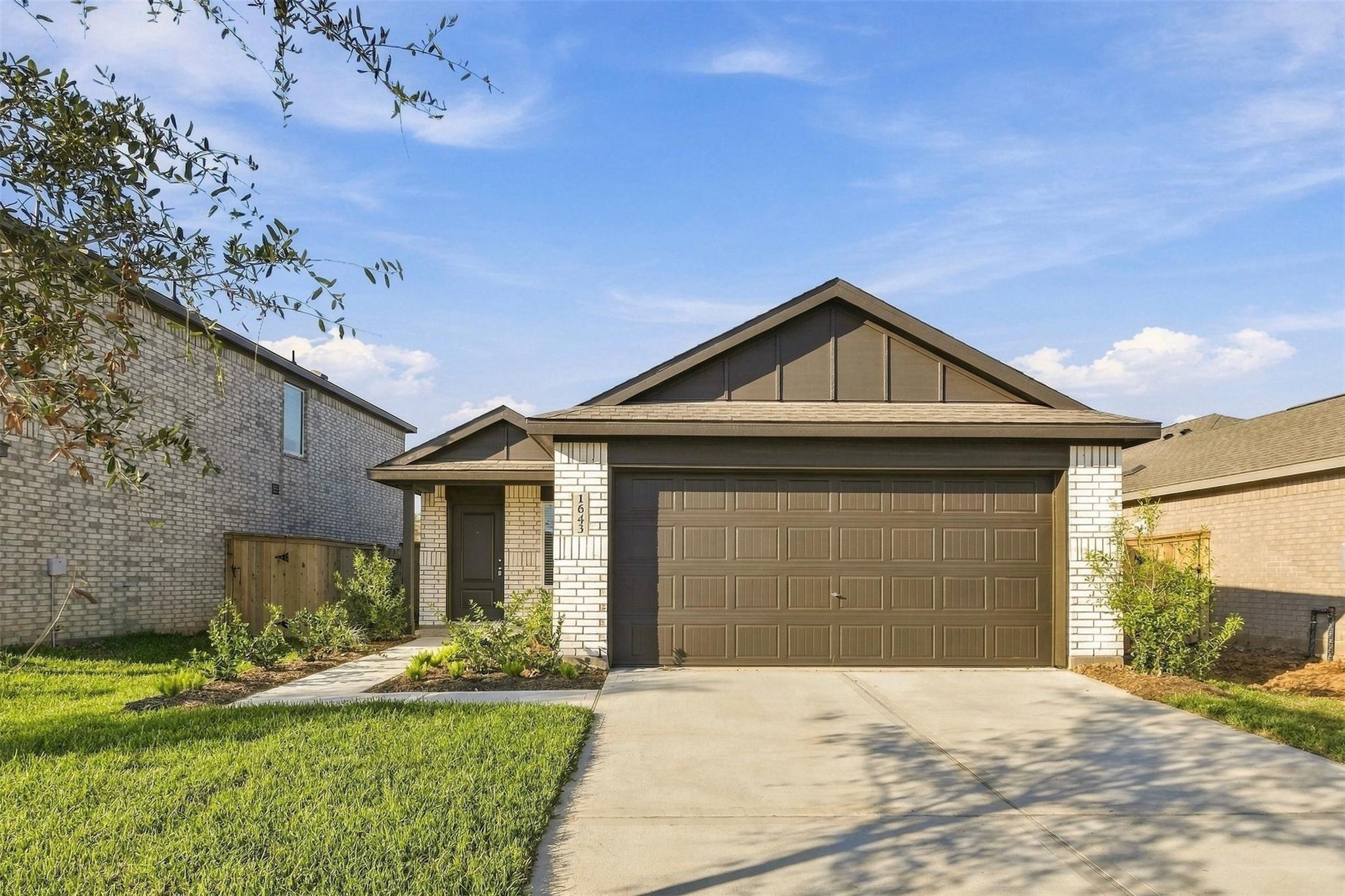 1643 Windrose Bend, Angleton TX 77515 Property Photo 1