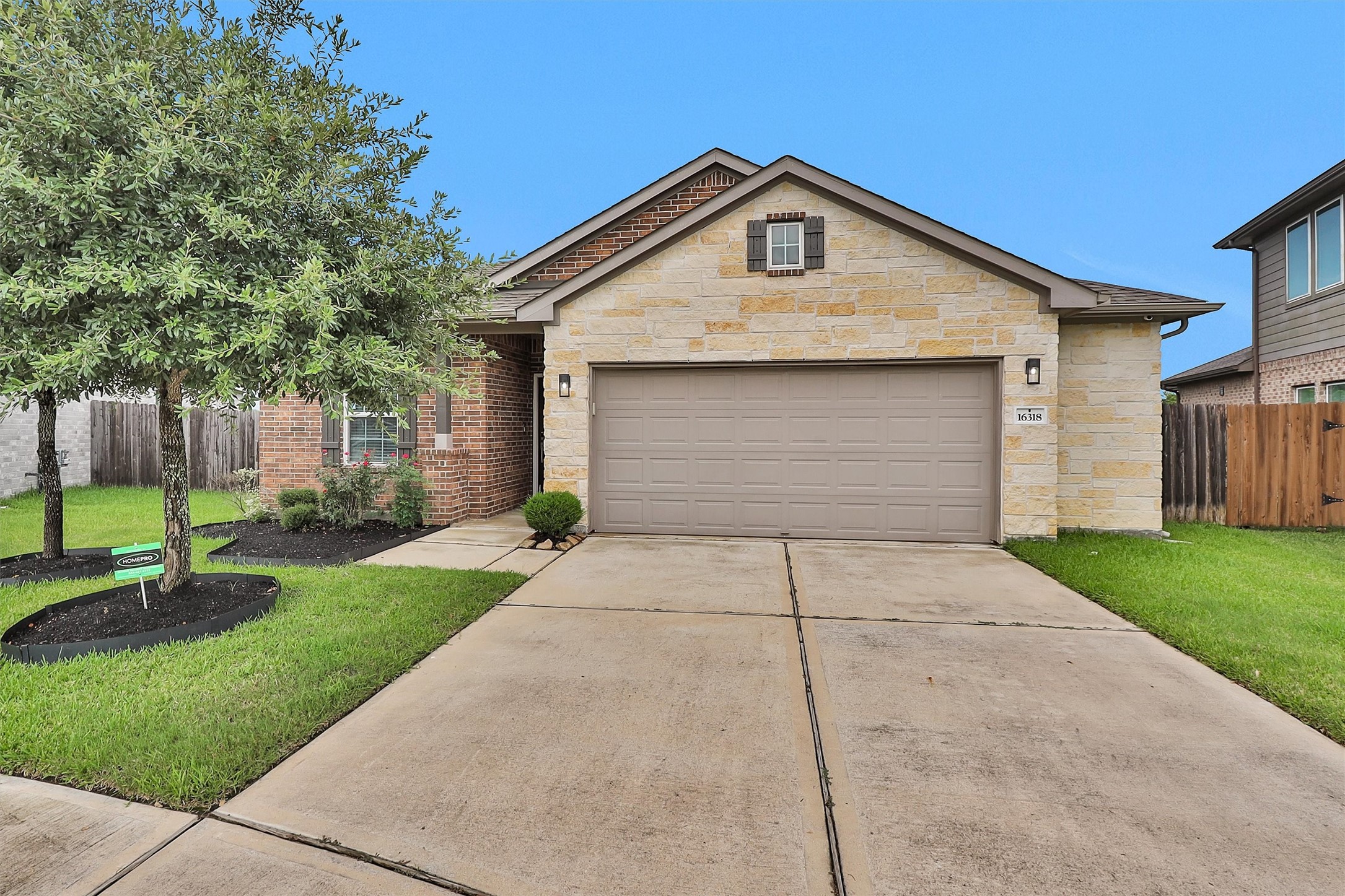16318 Westley Ridge Drive Property Photo 1