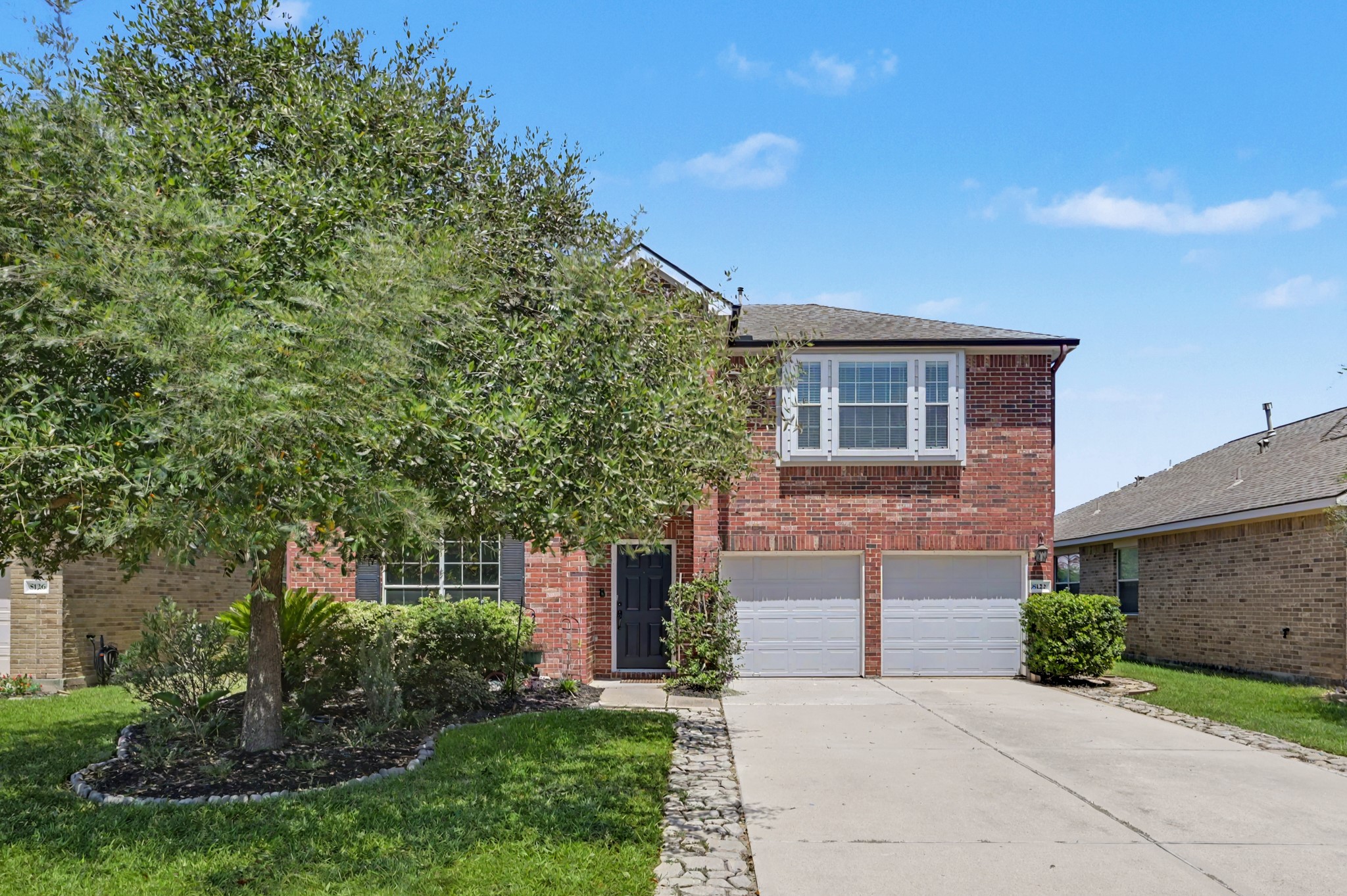 8122 Hardy Elm Street Property Photo 4