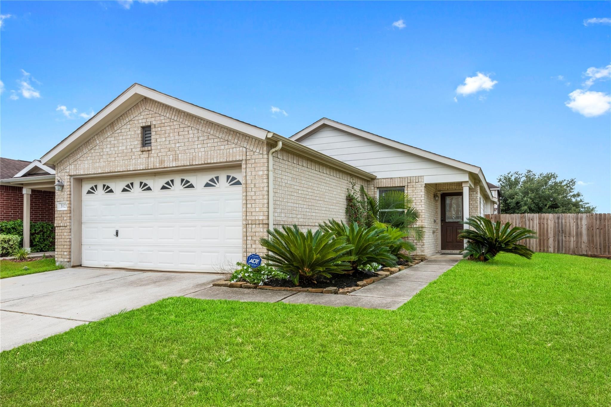 3023 Ribbon Creek Way Property Photo 1