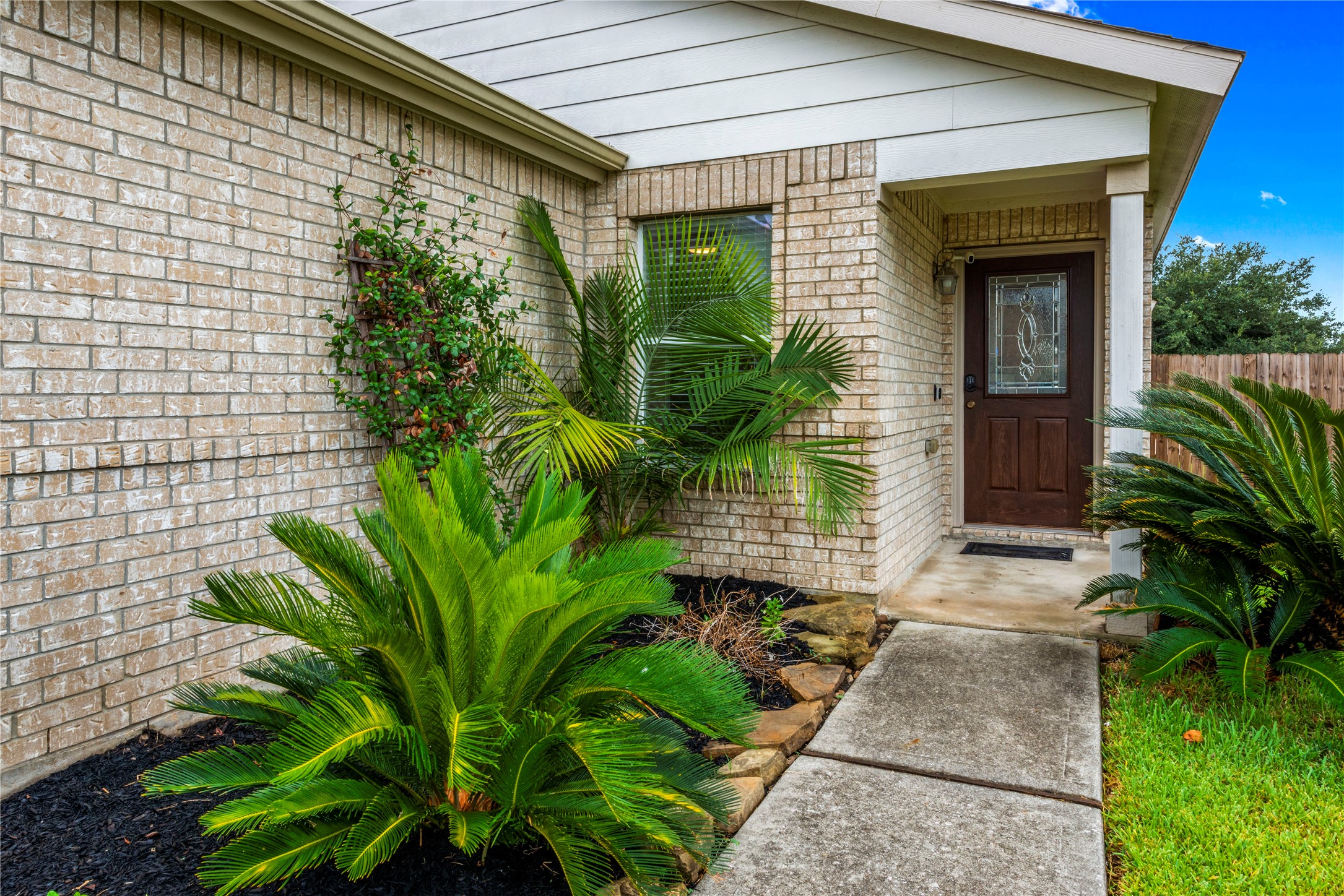 3023 Ribbon Creek Way Property Photo 2