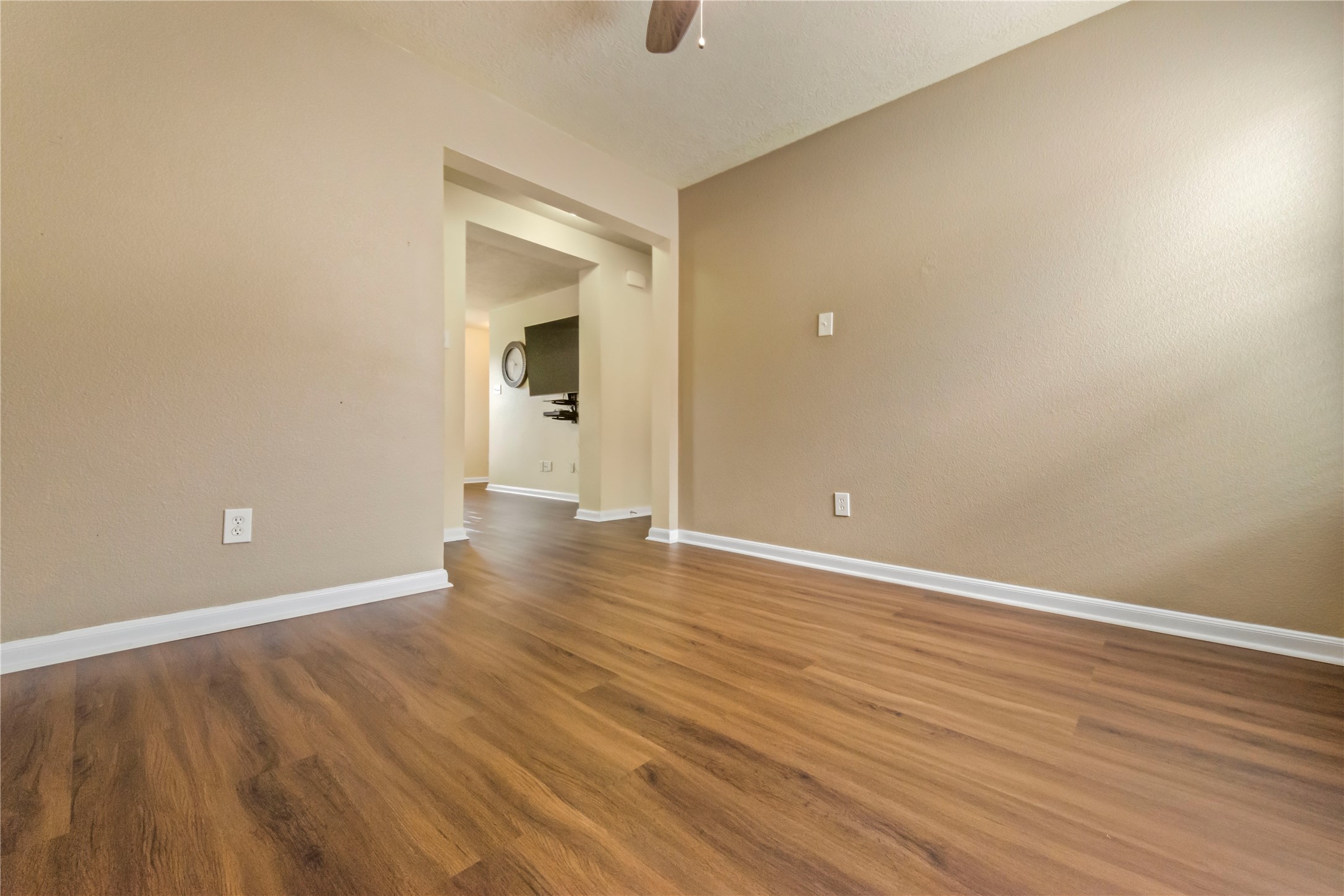 3023 Ribbon Creek Way Property Photo 7