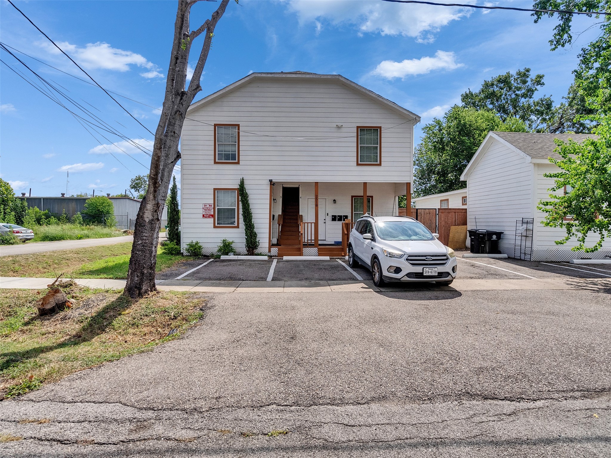 2514 Gano Street Property Photo 1