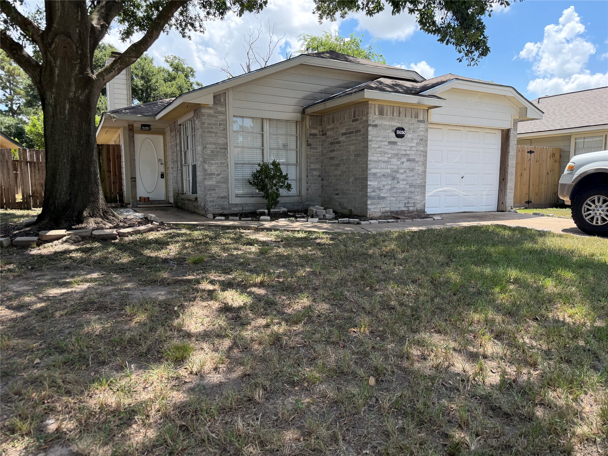 11050 Rainbow Glen Drive Property Photo 1