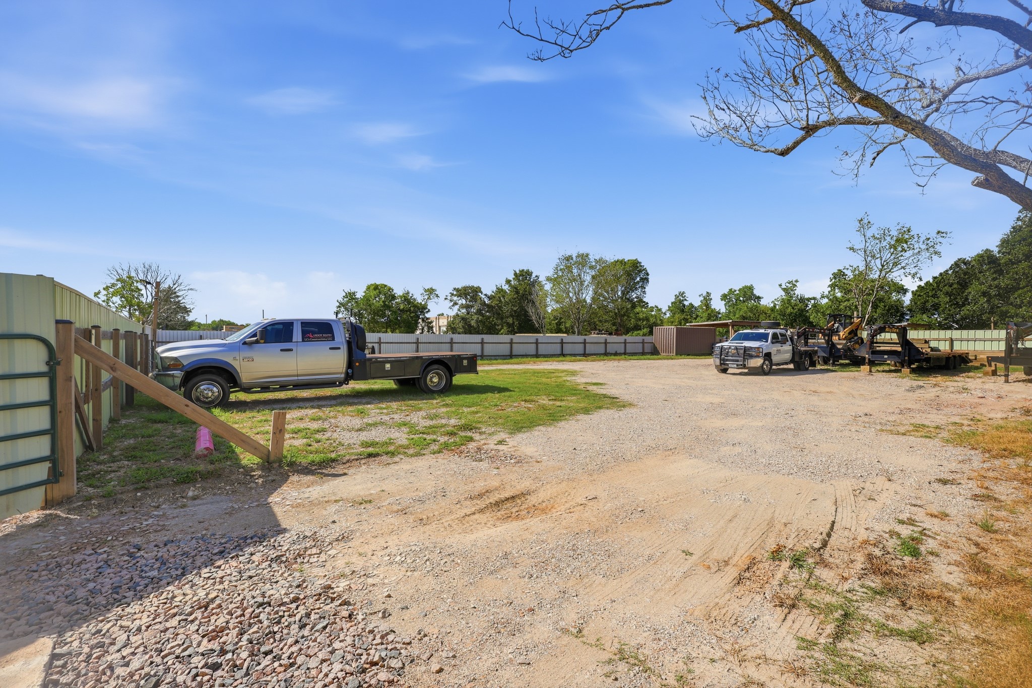 1406 Hill Avenue Property Photo 2