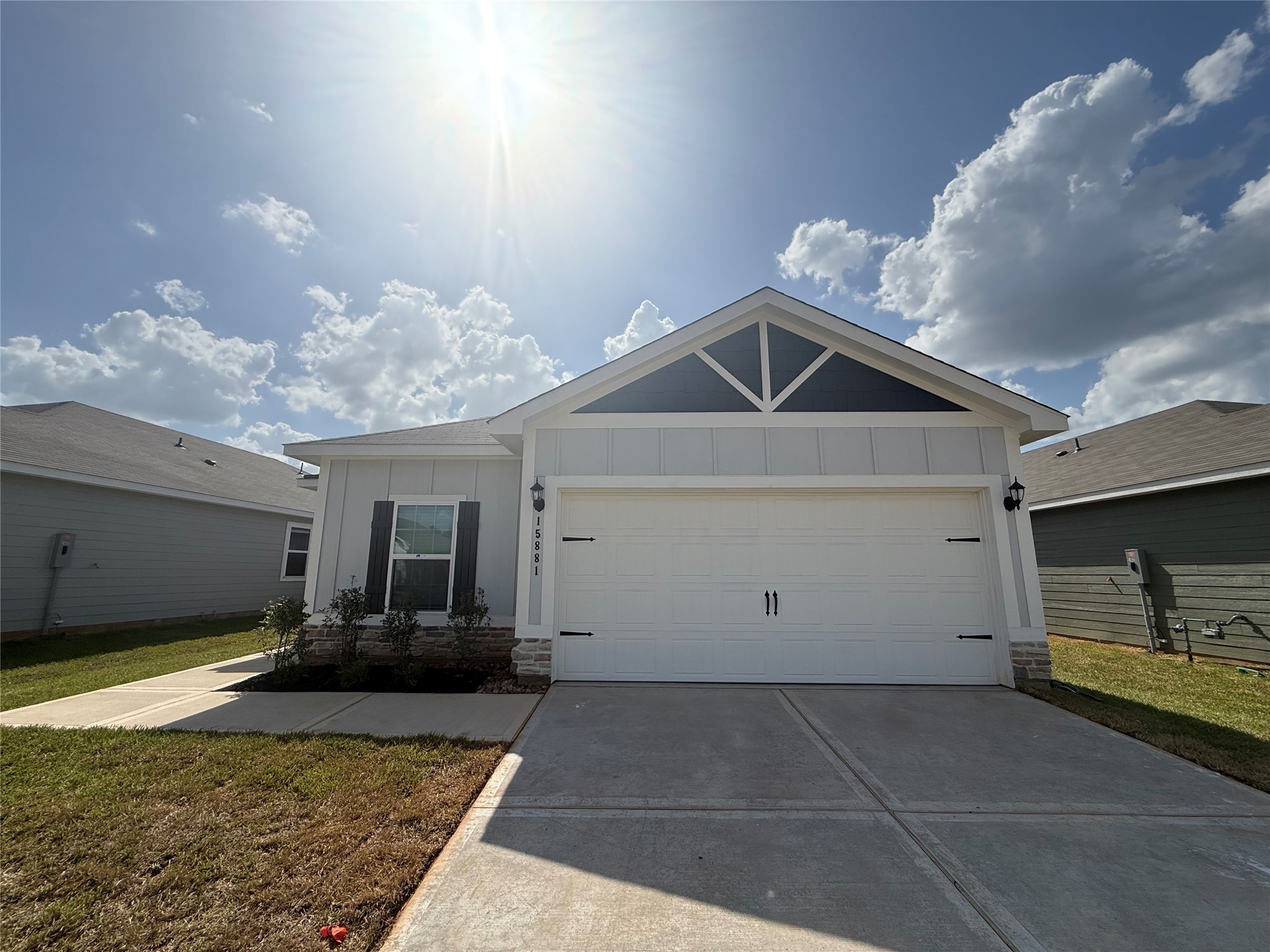 15881 Berry Hill Drive Property Photo 1