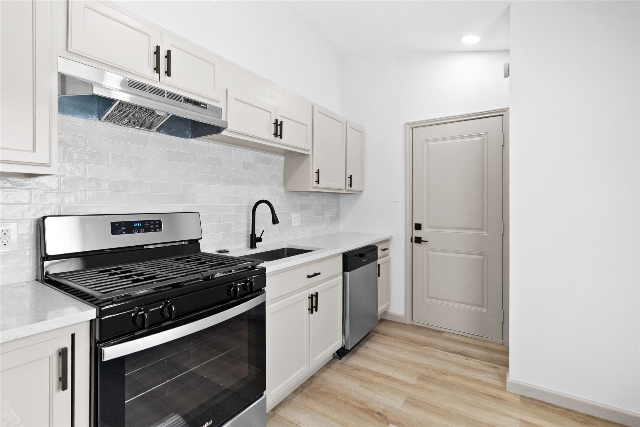 1503 Avenue P R1 Property Photo 2