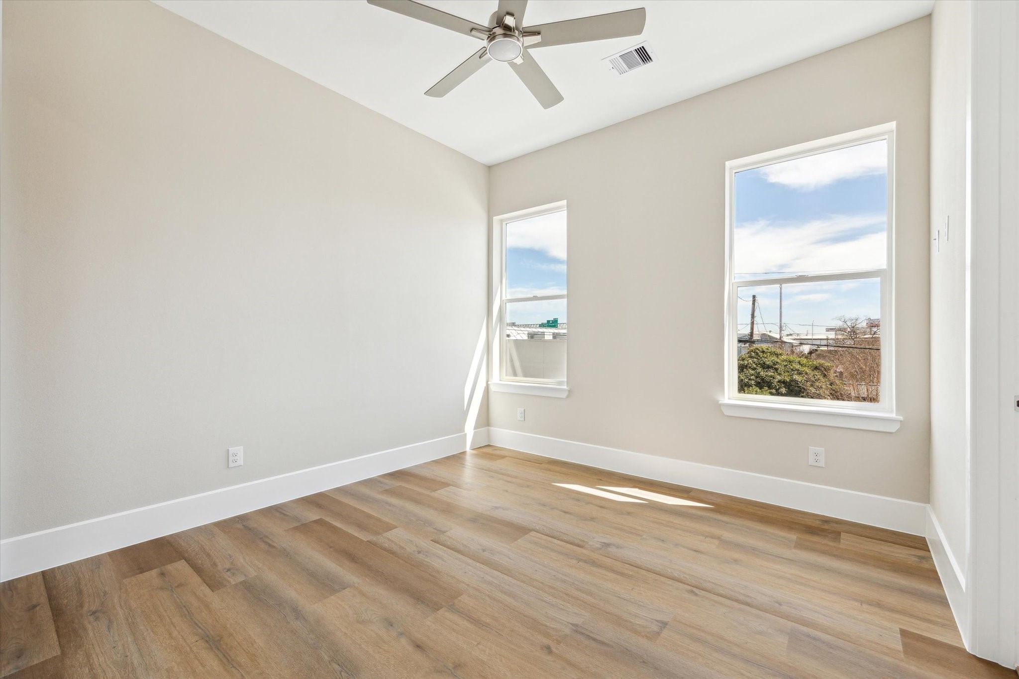5617 Leonard Street Property Photo 11