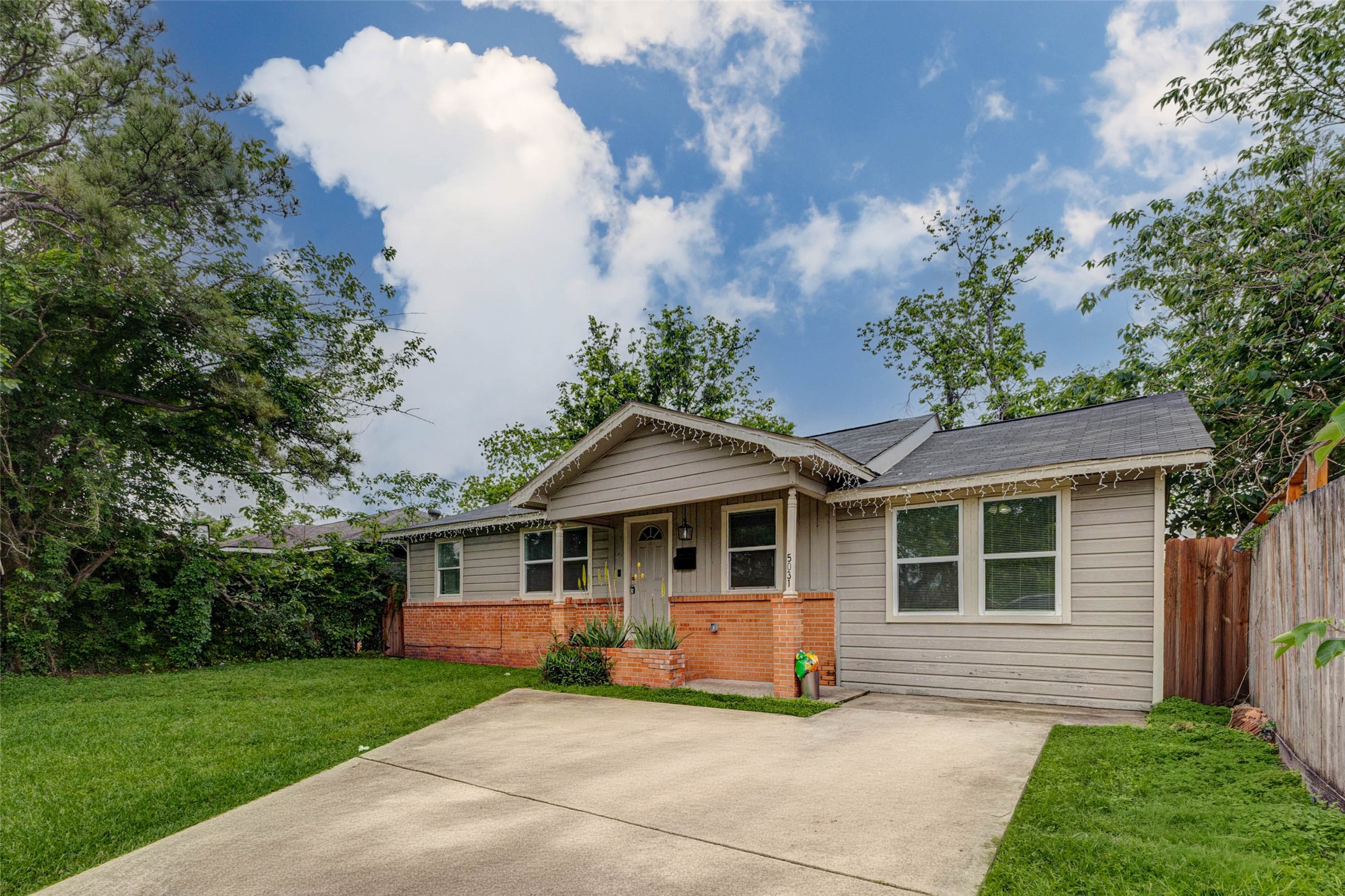 5031 Caplin Street Property Photo 1