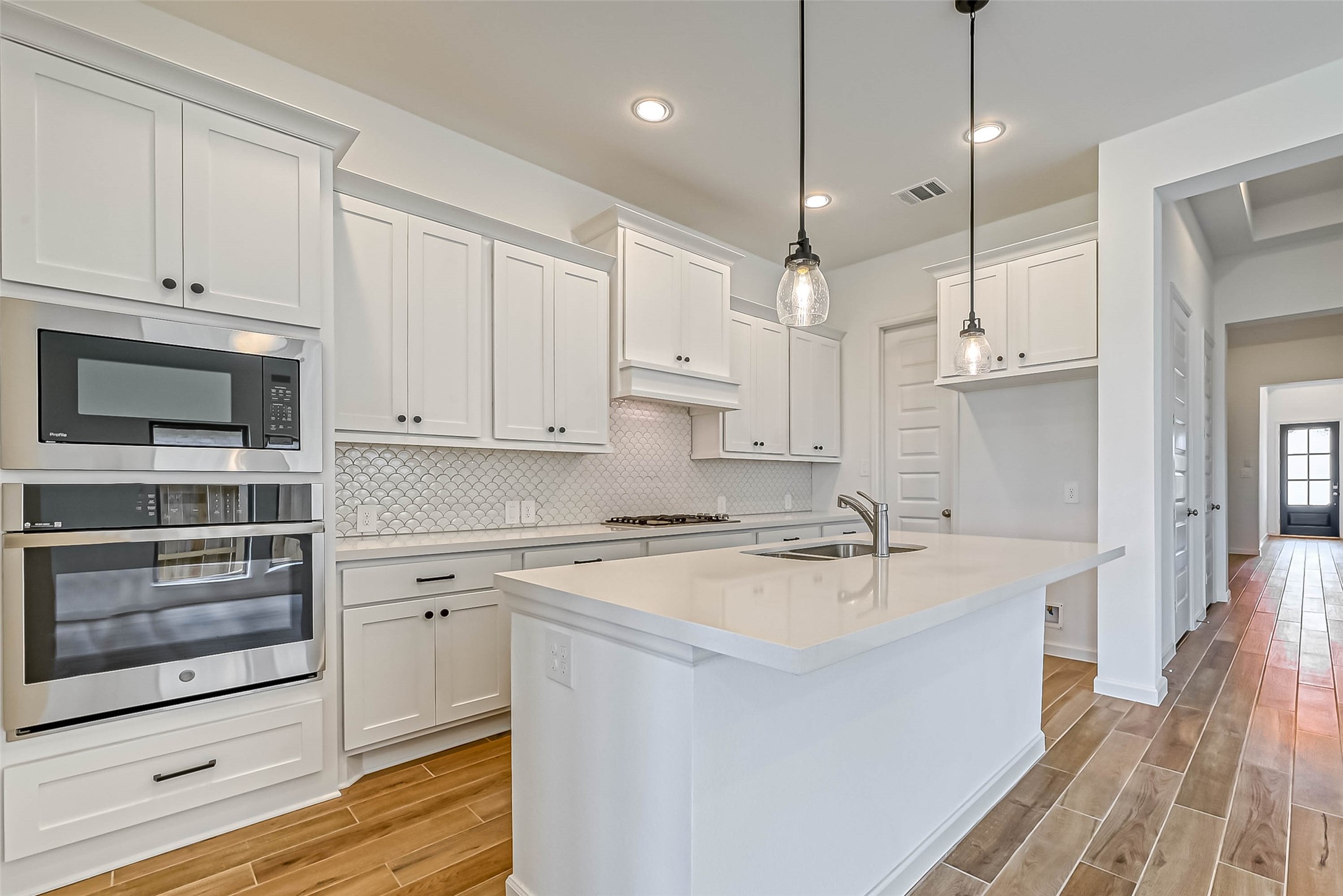 4942 Hitchings Court Property Photo 10