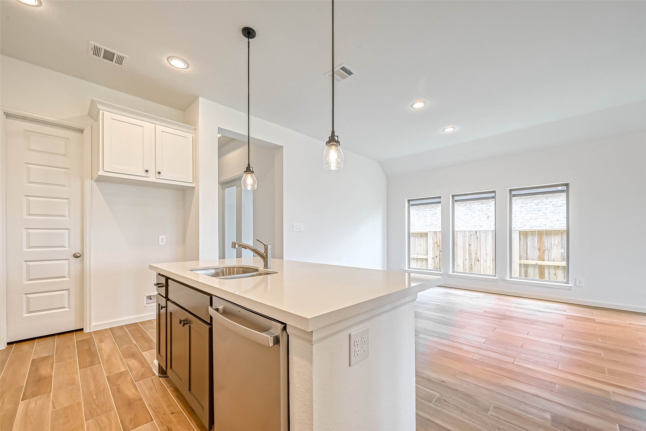 4942 Hitchings Court Property Photo 15