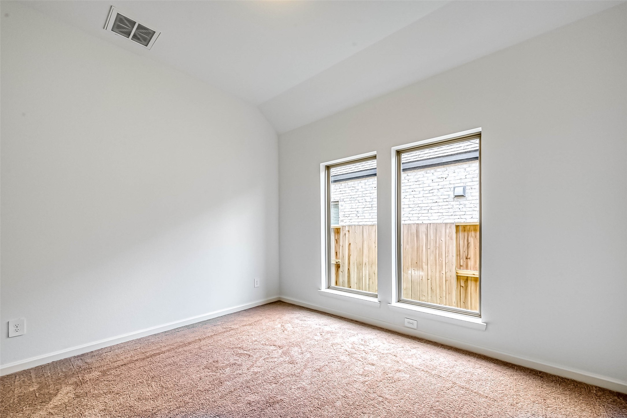 4942 Hitchings Court Property Photo 25