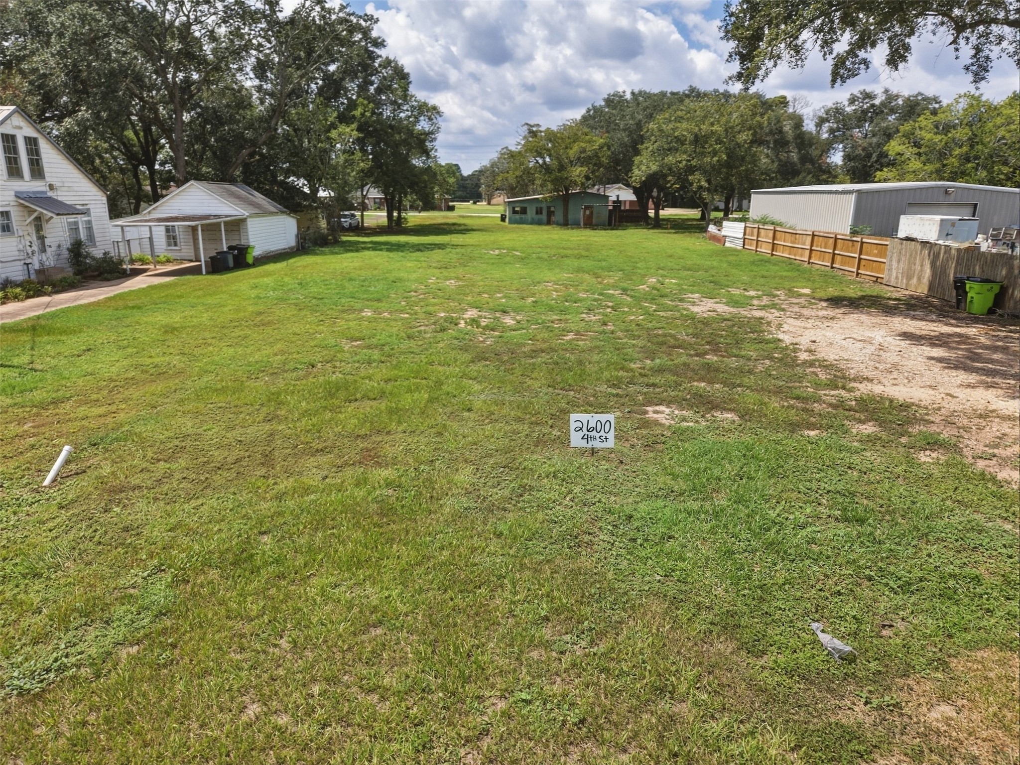 2600 4th Street Property Photo 2