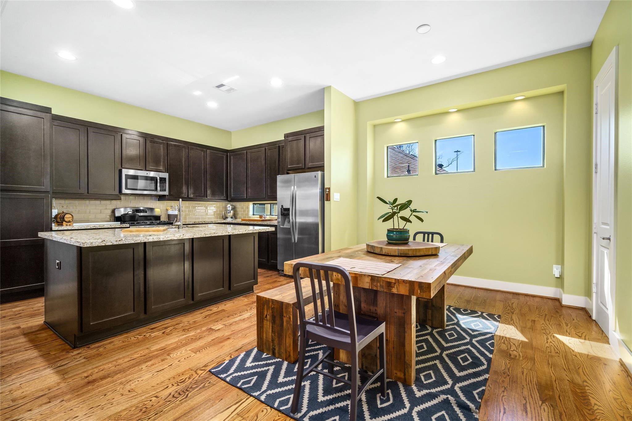 1720 Live Oak Street Property Photo 7