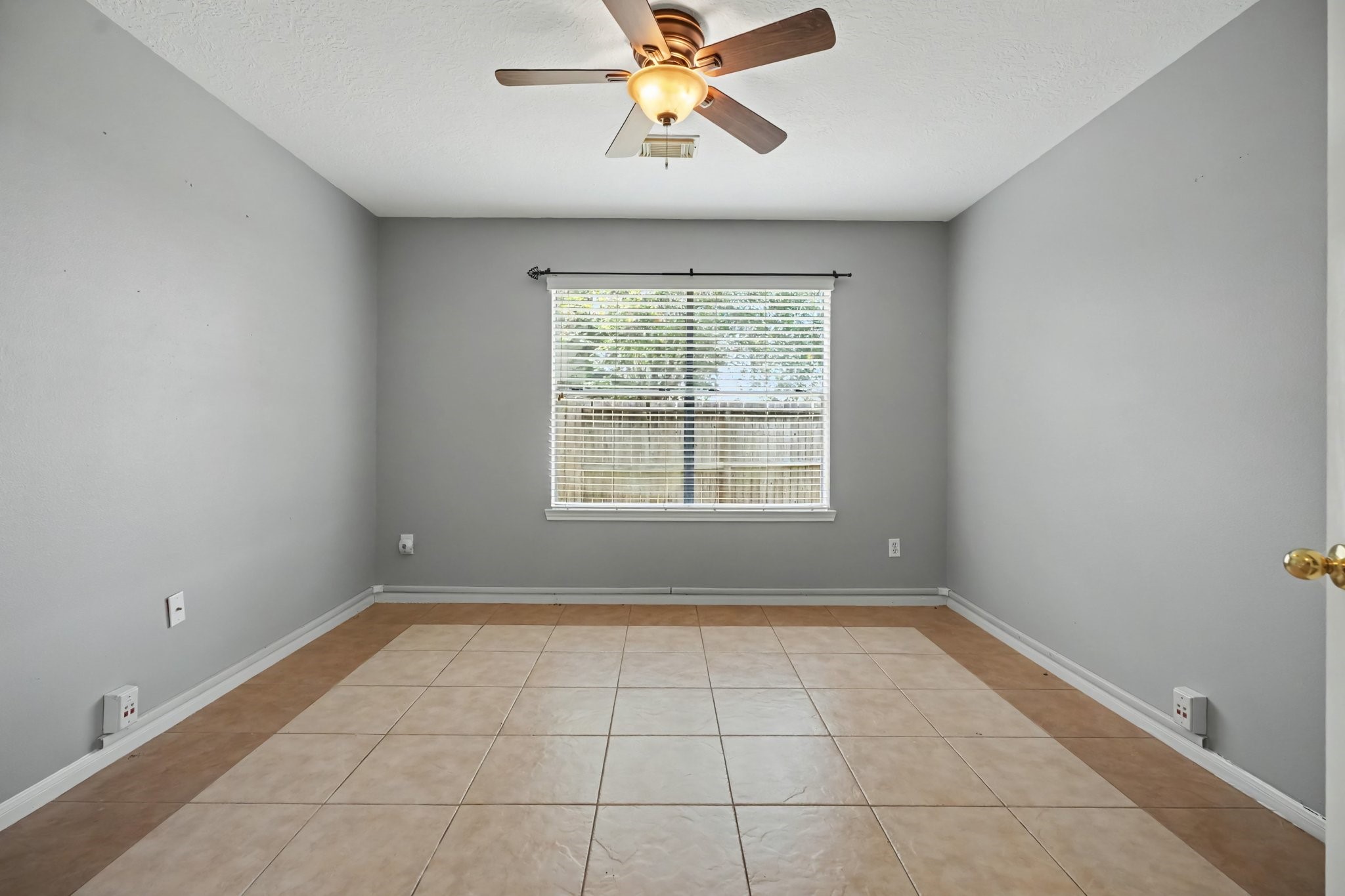526 Oak Briar Drive Property Photo 4