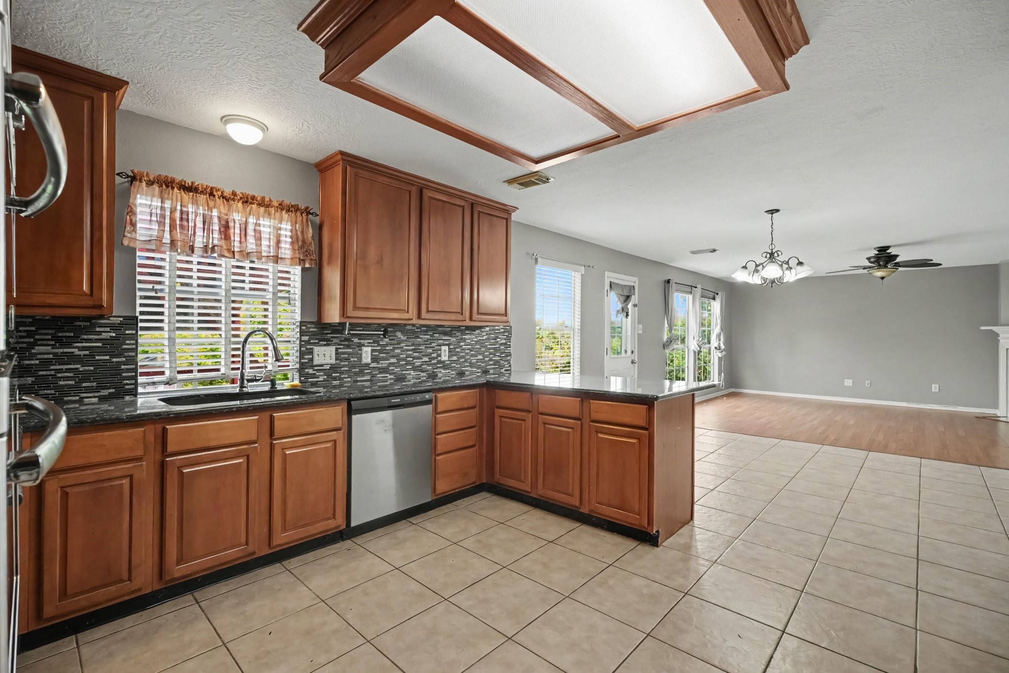 526 Oak Briar Drive Property Photo 7