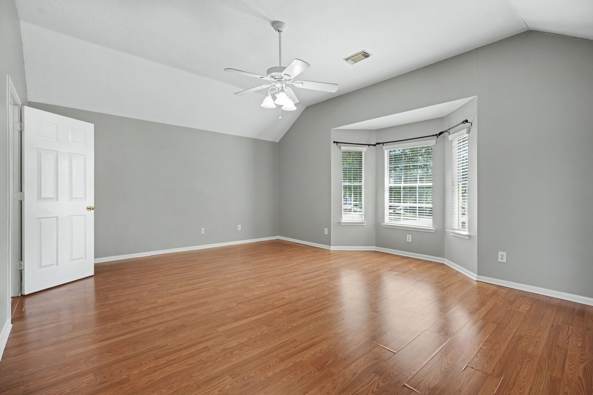 526 Oak Briar Drive Property Photo 10
