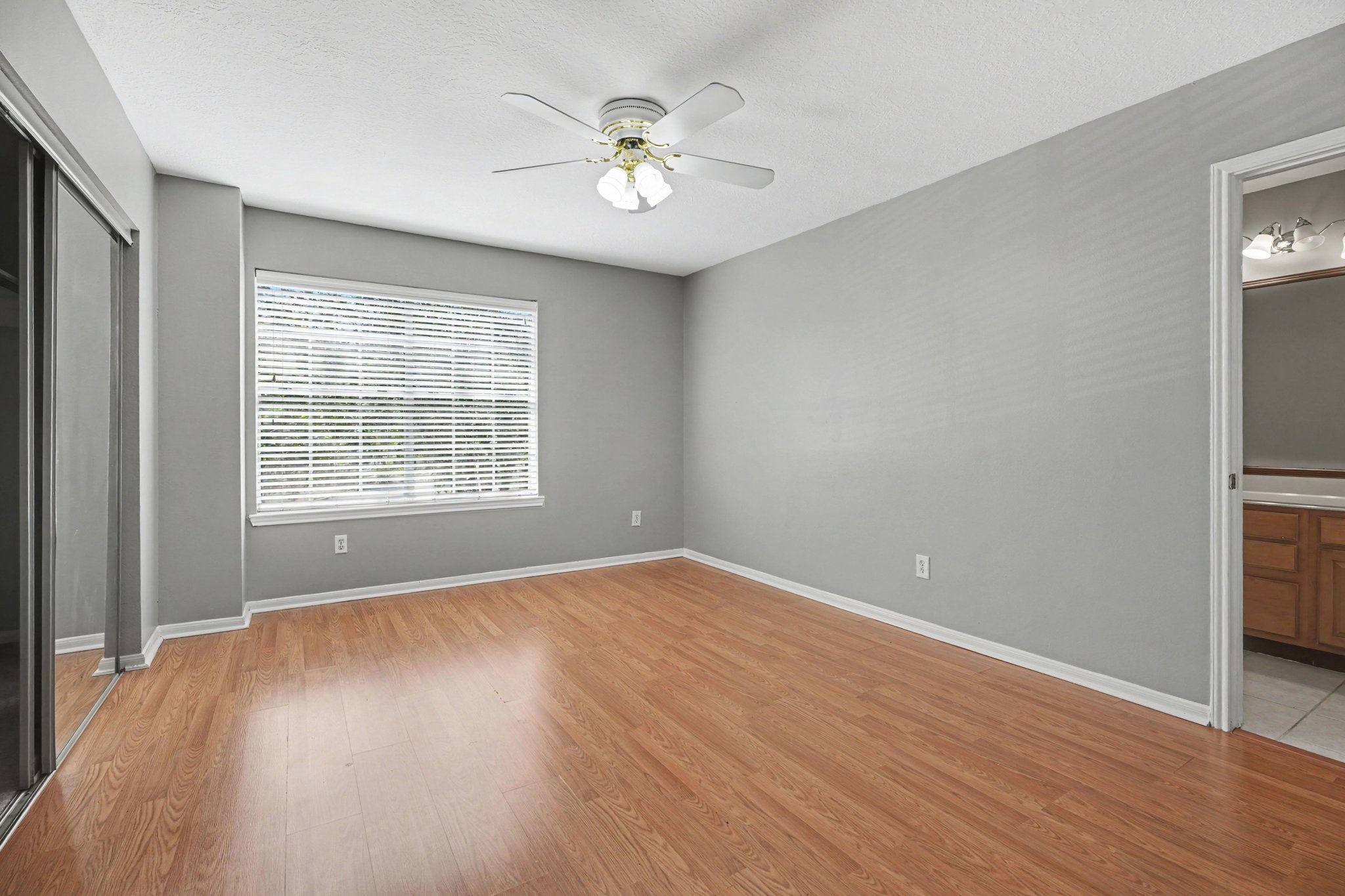 526 Oak Briar Drive Property Photo 11