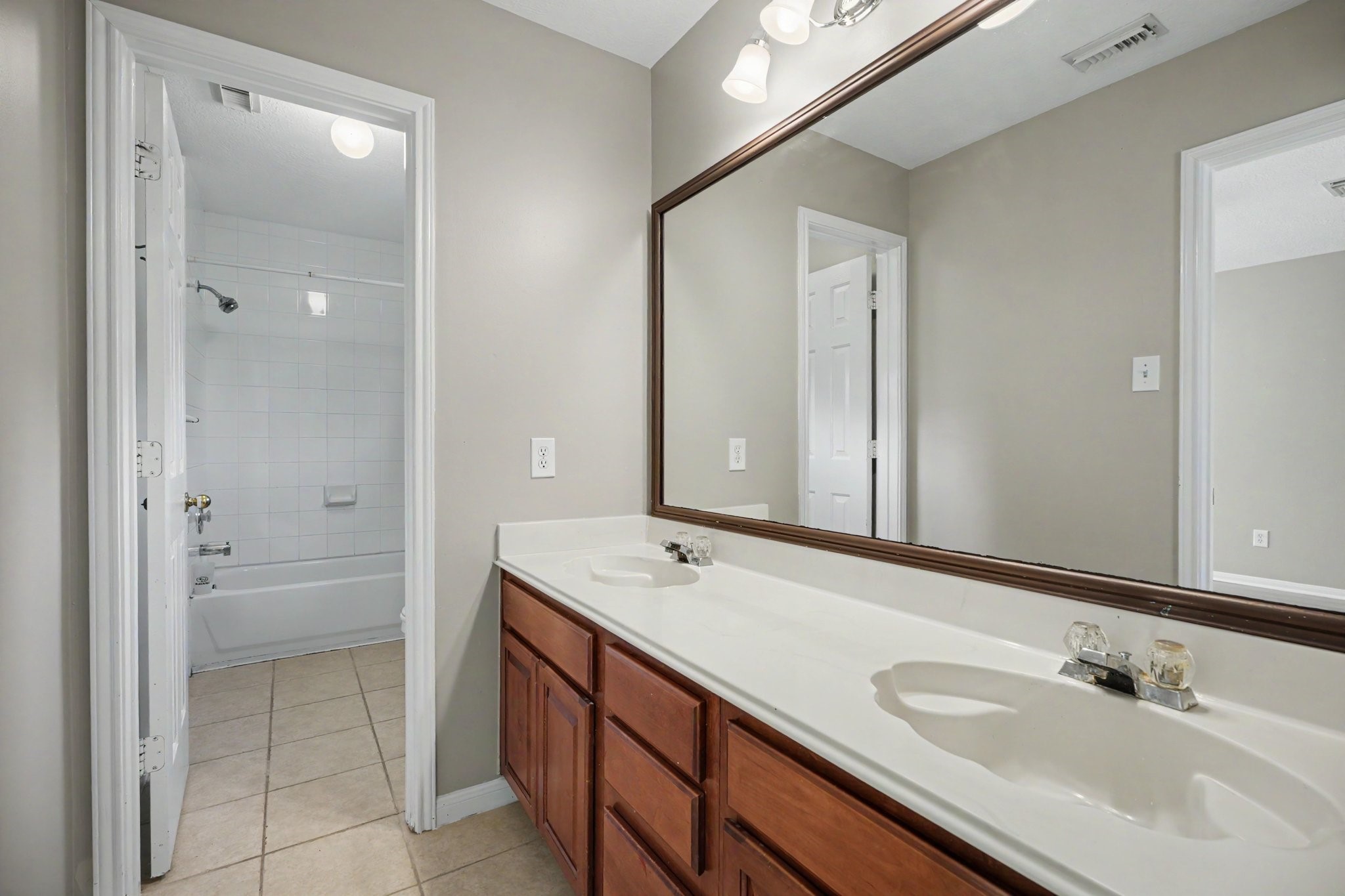 526 Oak Briar Drive Property Photo 12