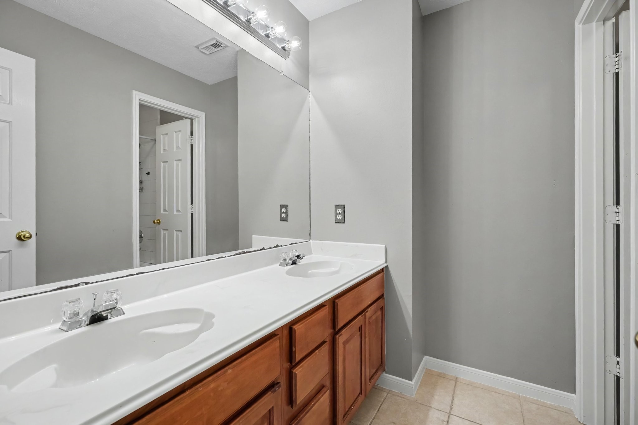 526 Oak Briar Drive Property Photo 17