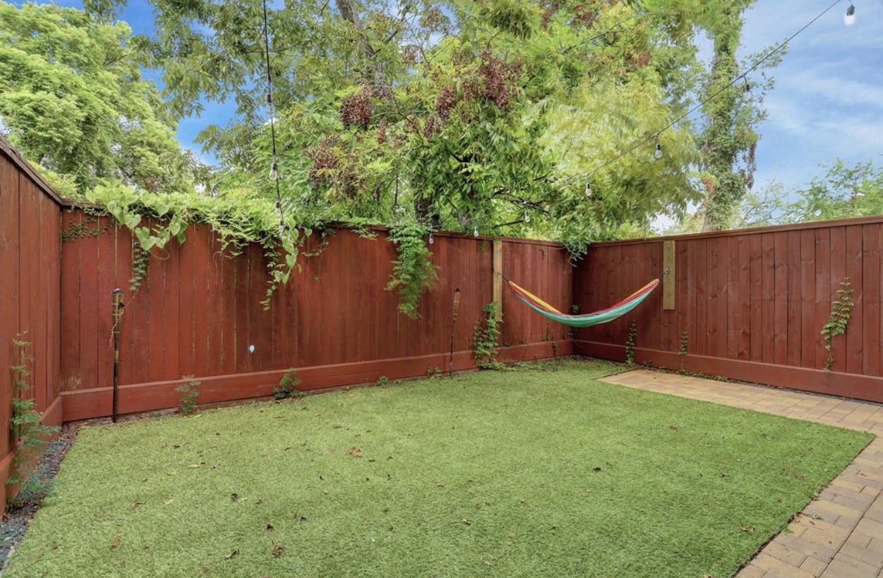 406 Fenn Street B Property Photo 2