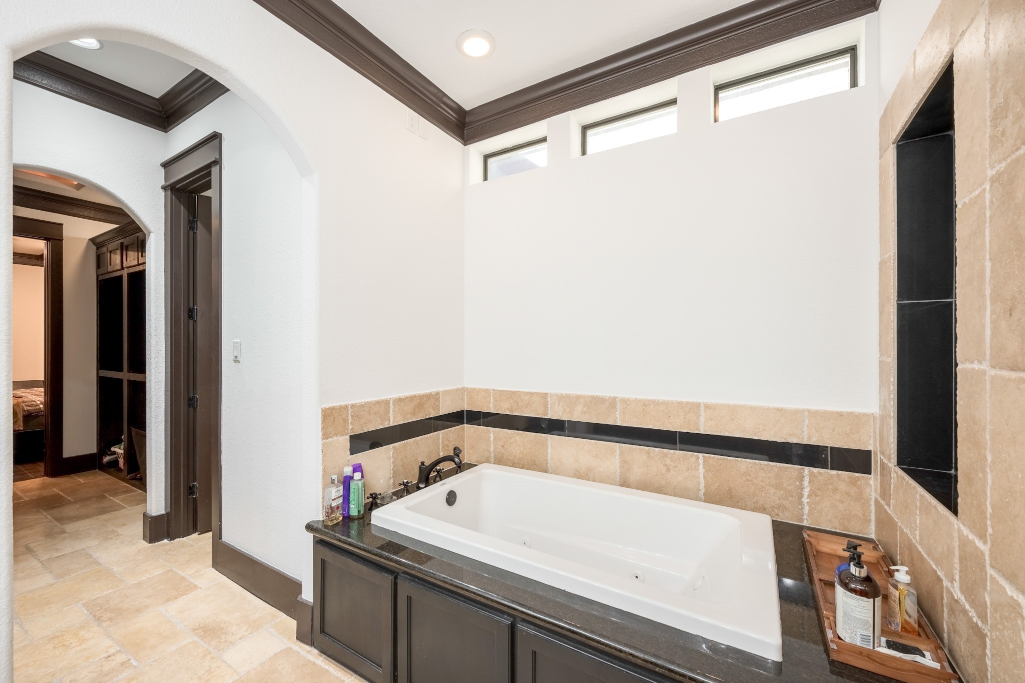 406 Fenn Street B Property Photo 10