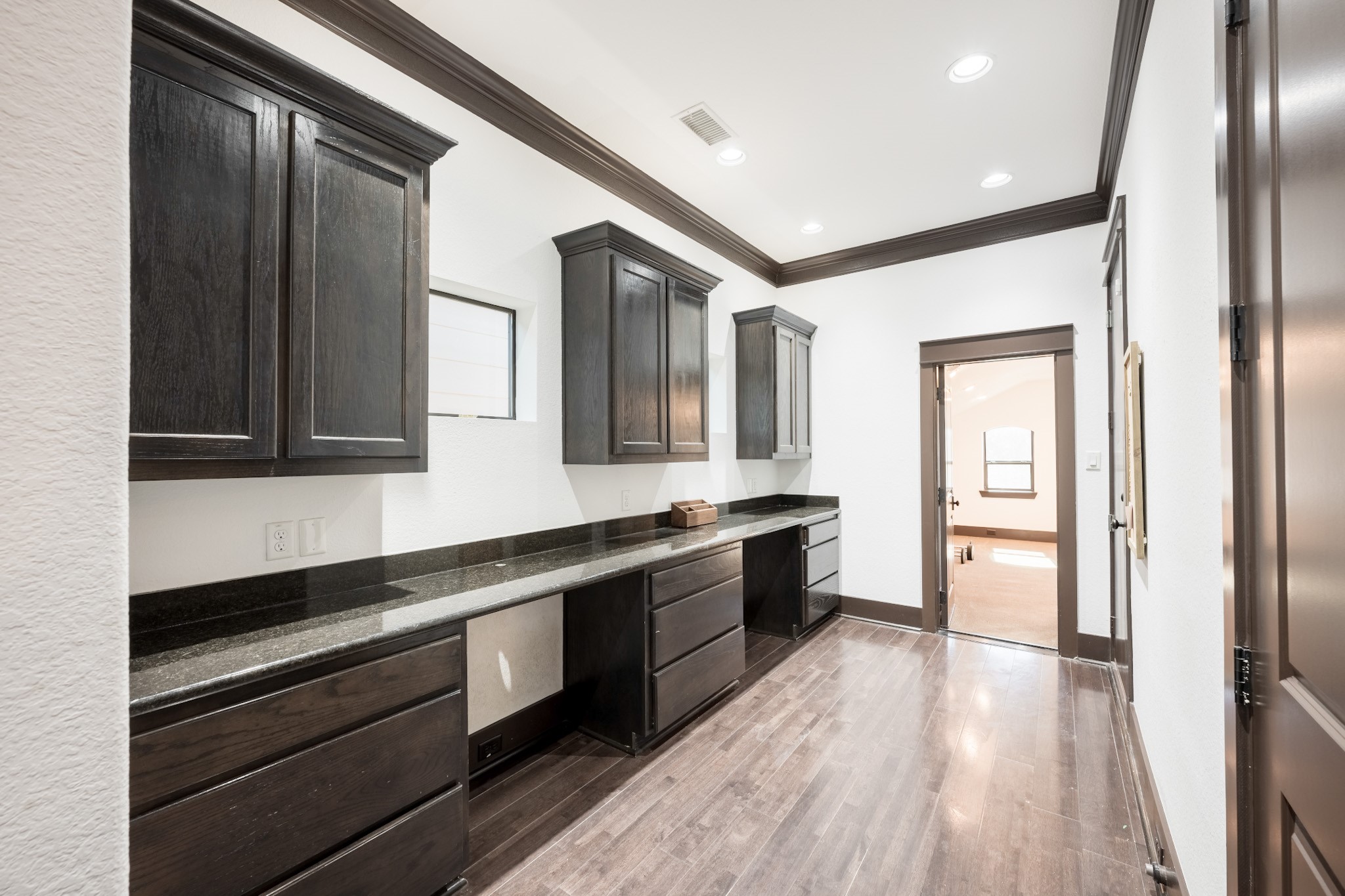 406 Fenn Street B Property Photo 17