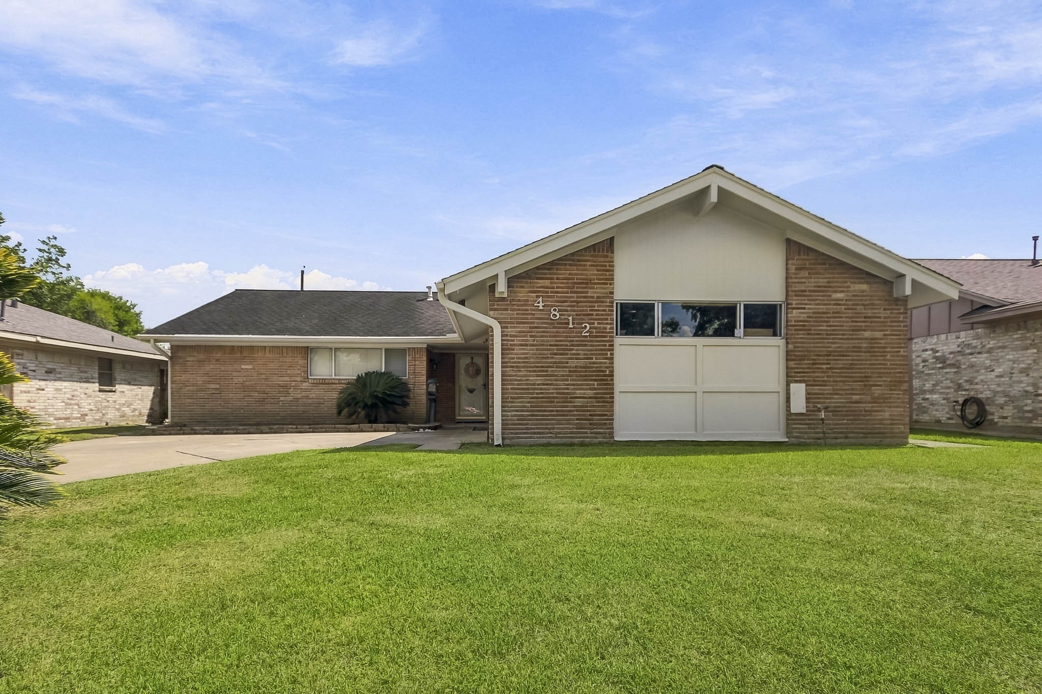4812 Mistletoe Road Property Photo 1