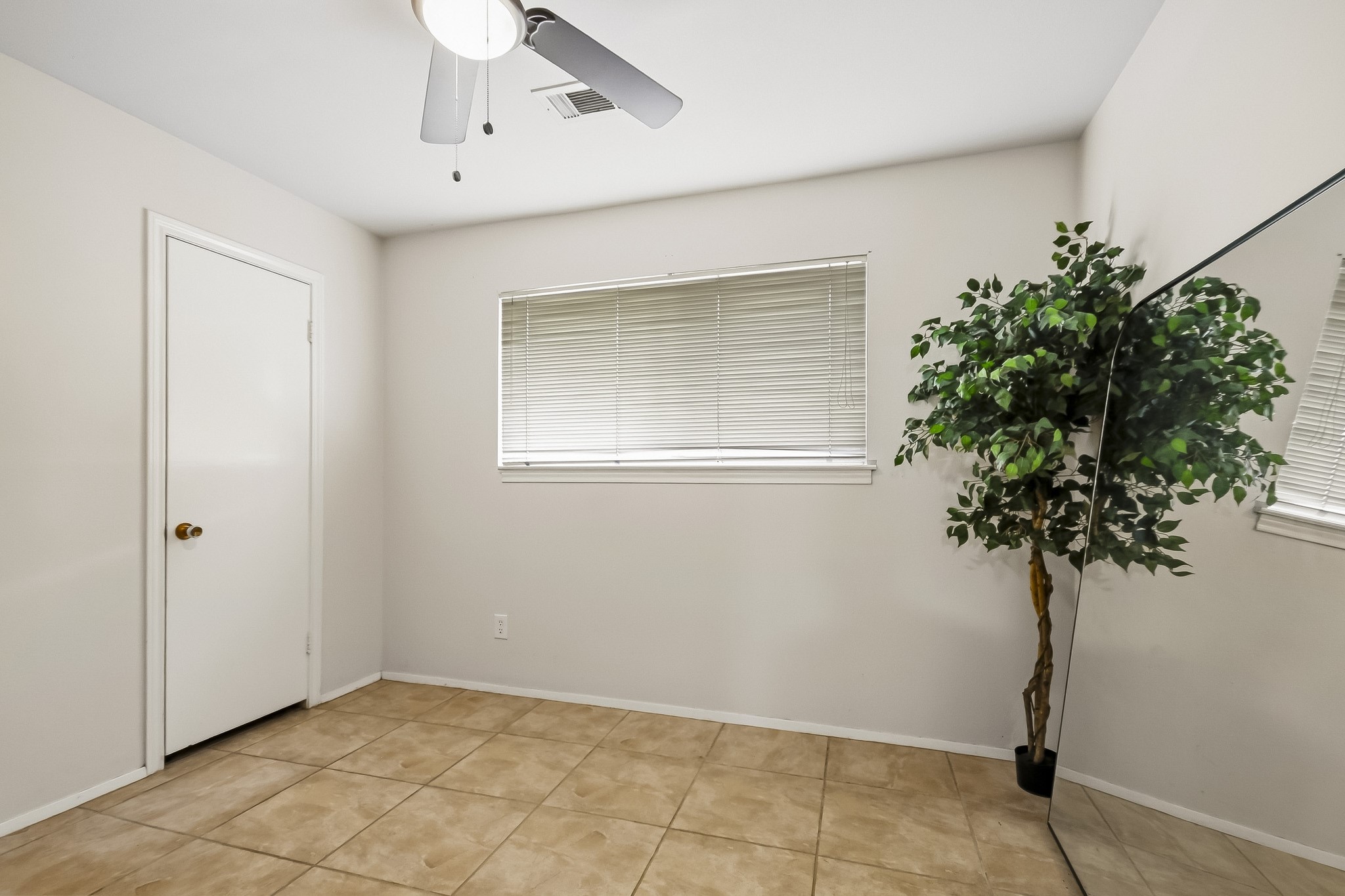 4812 Mistletoe Road Property Photo 15