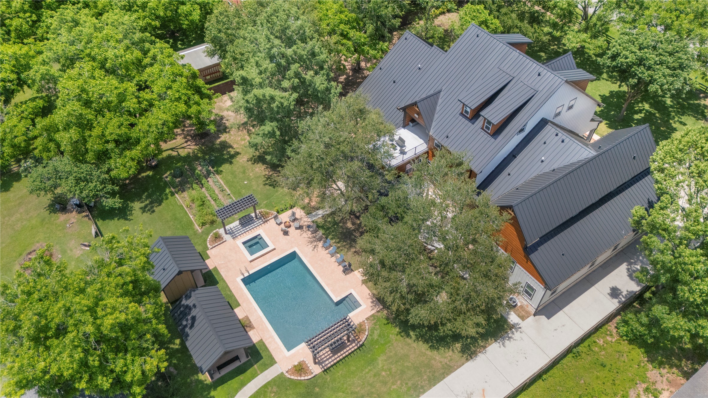 4607 Clayhead Road Property Photo 8