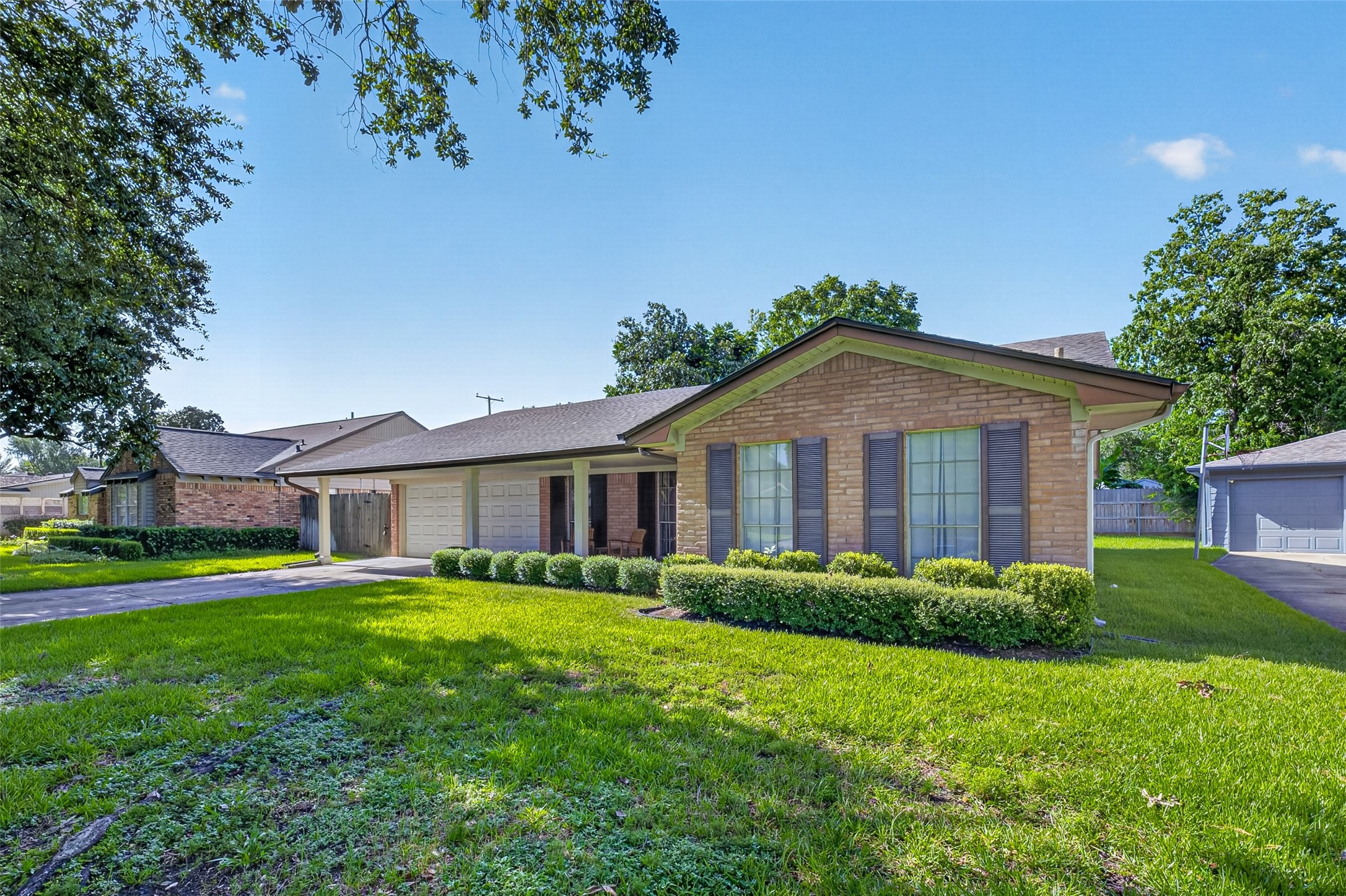 5310 Indigo Street Property Photo 5