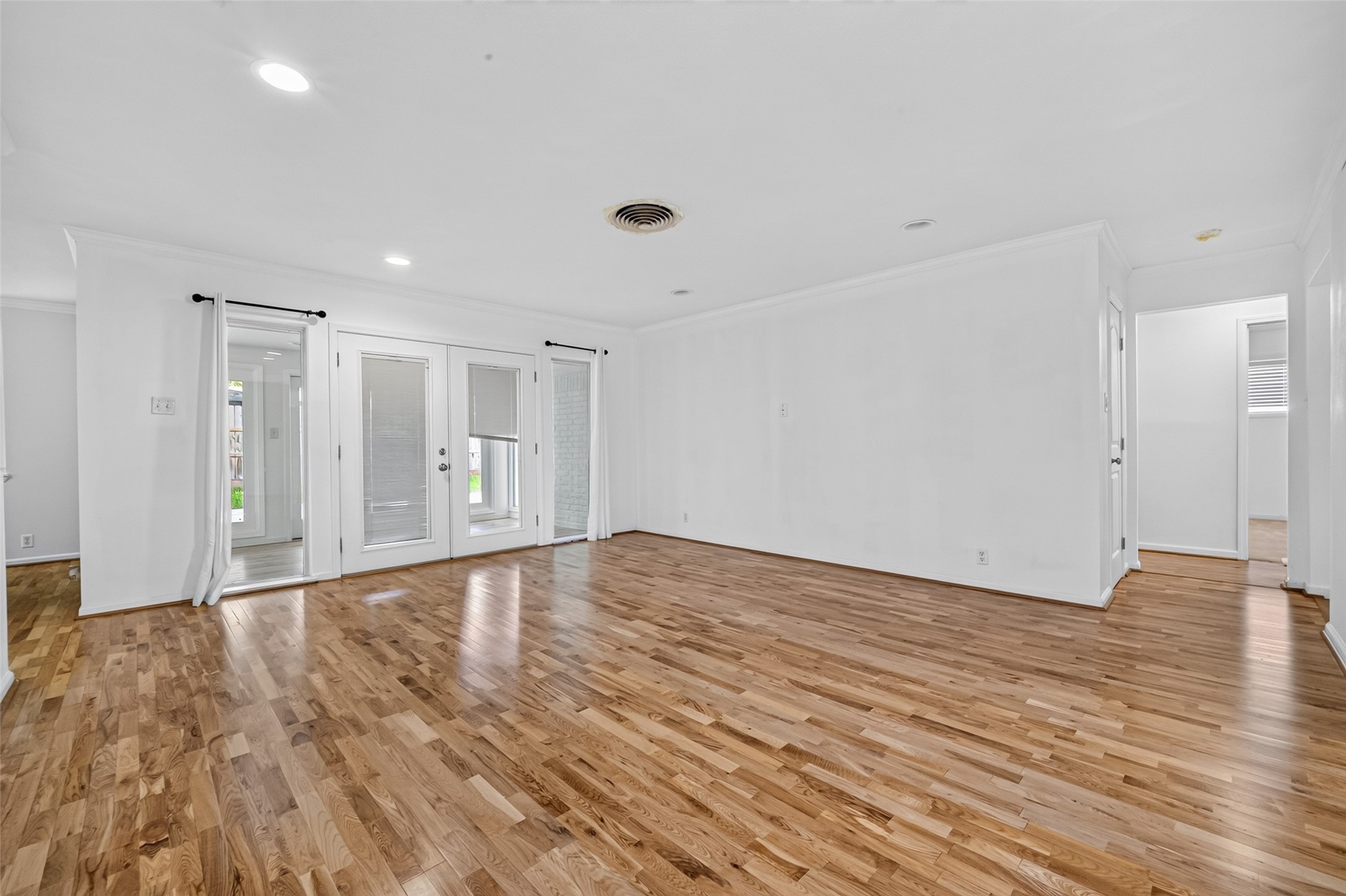 5310 Indigo Street Property Photo 13