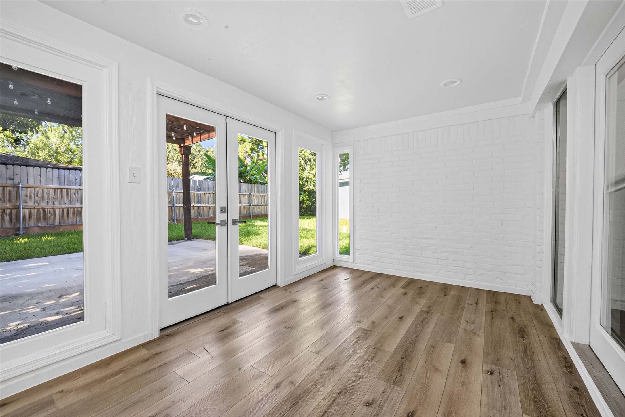 5310 Indigo Street Property Photo 14