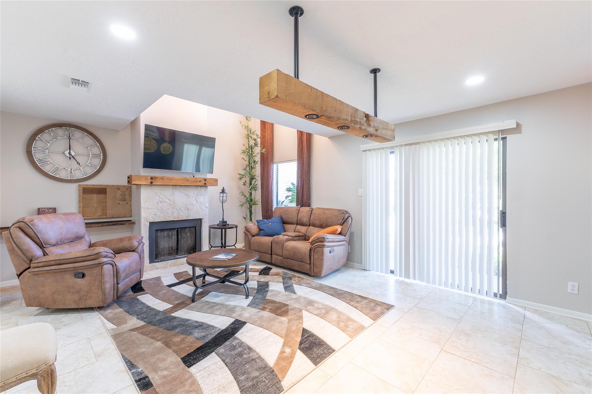 38 Regency Point Property Photo 8