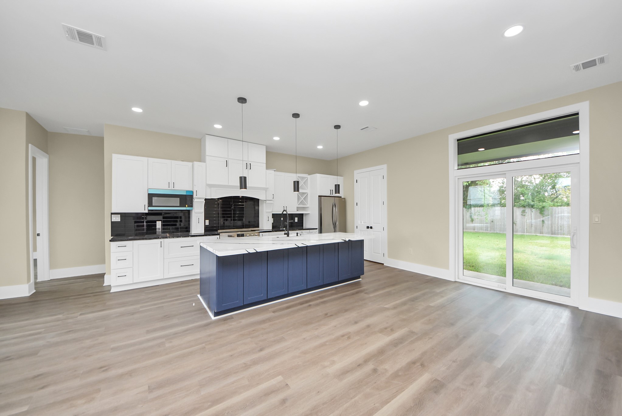 5806 Honey Grove Avenue Property Photo 14