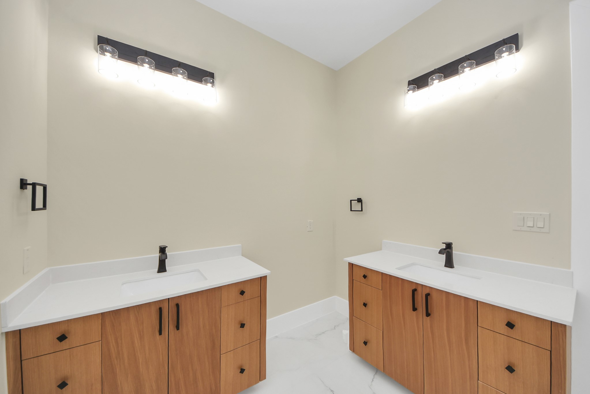 5806 Honey Grove Avenue Property Photo 22