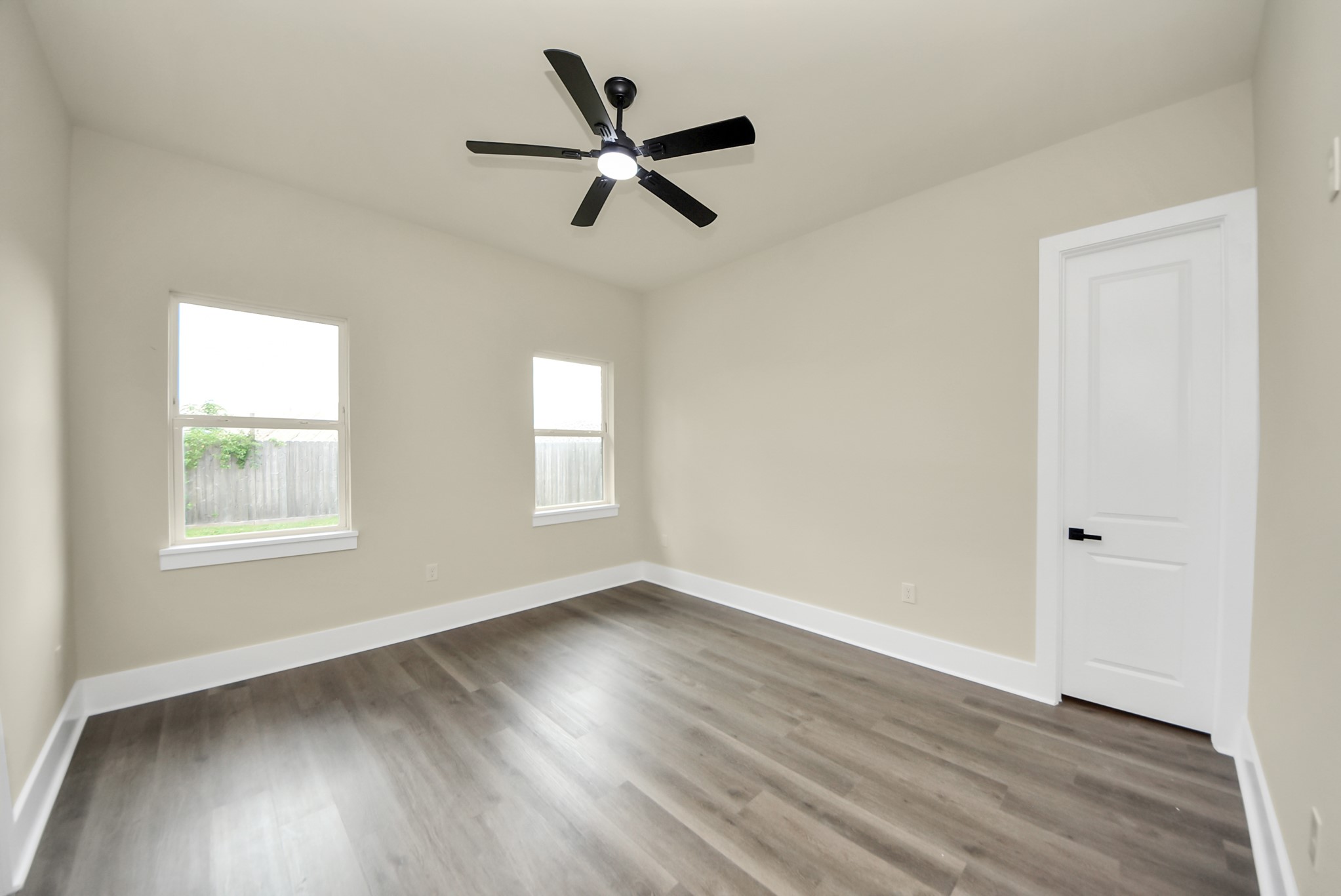 5806 Honey Grove Avenue Property Photo 29