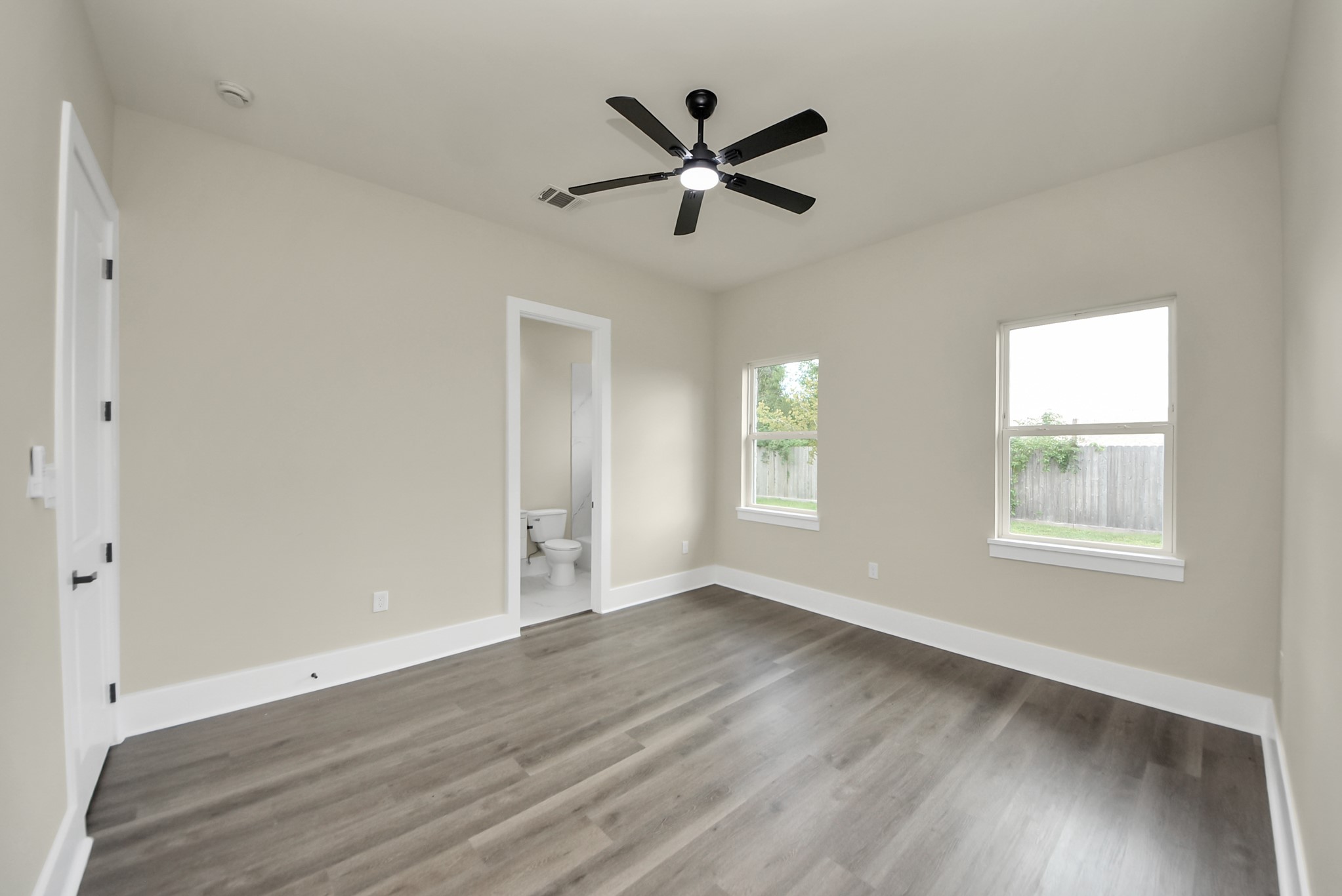 5806 Honey Grove Avenue Property Photo 32
