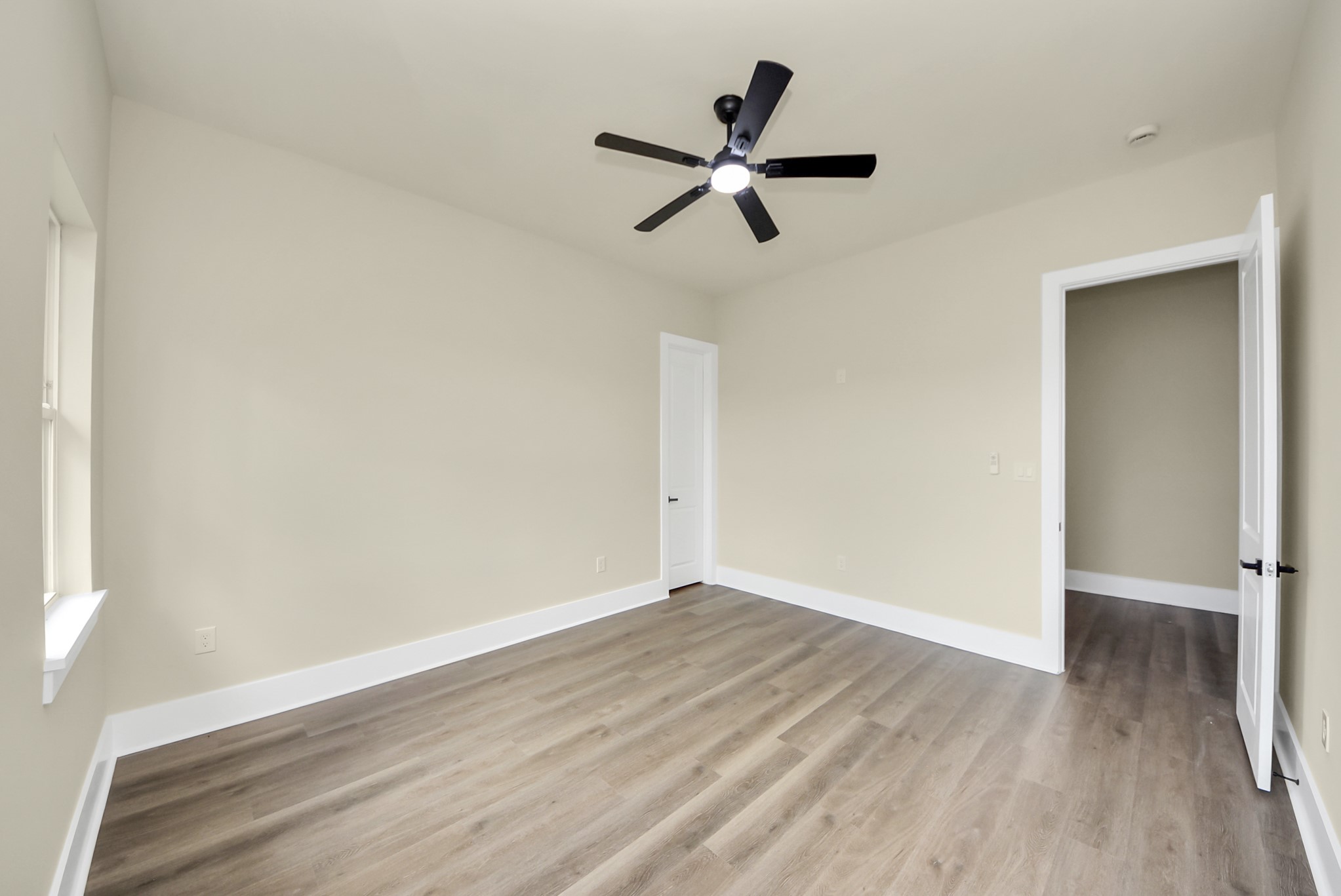 5806 Honey Grove Avenue Property Photo 35