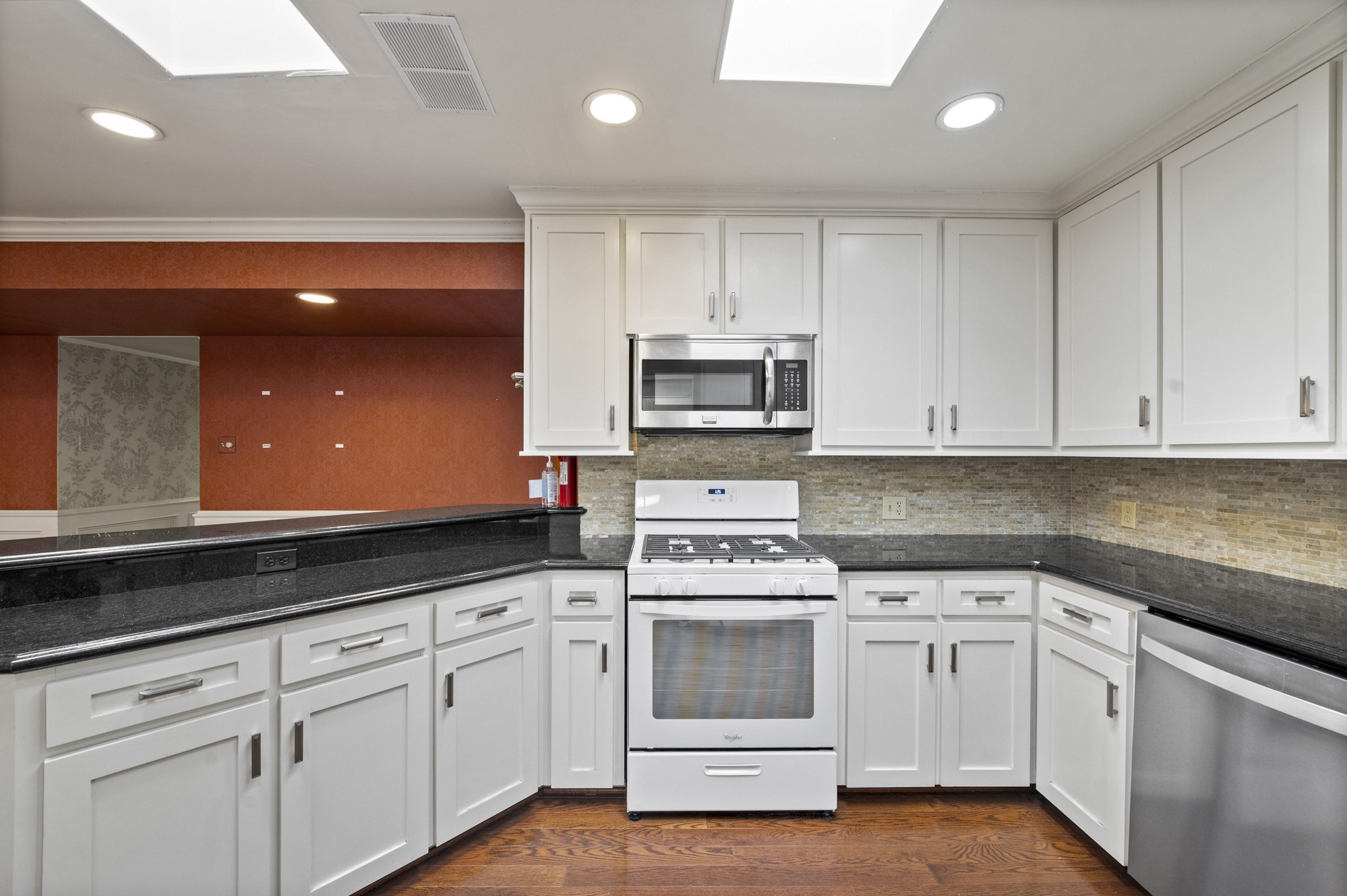 414 Main Street Property Photo 7