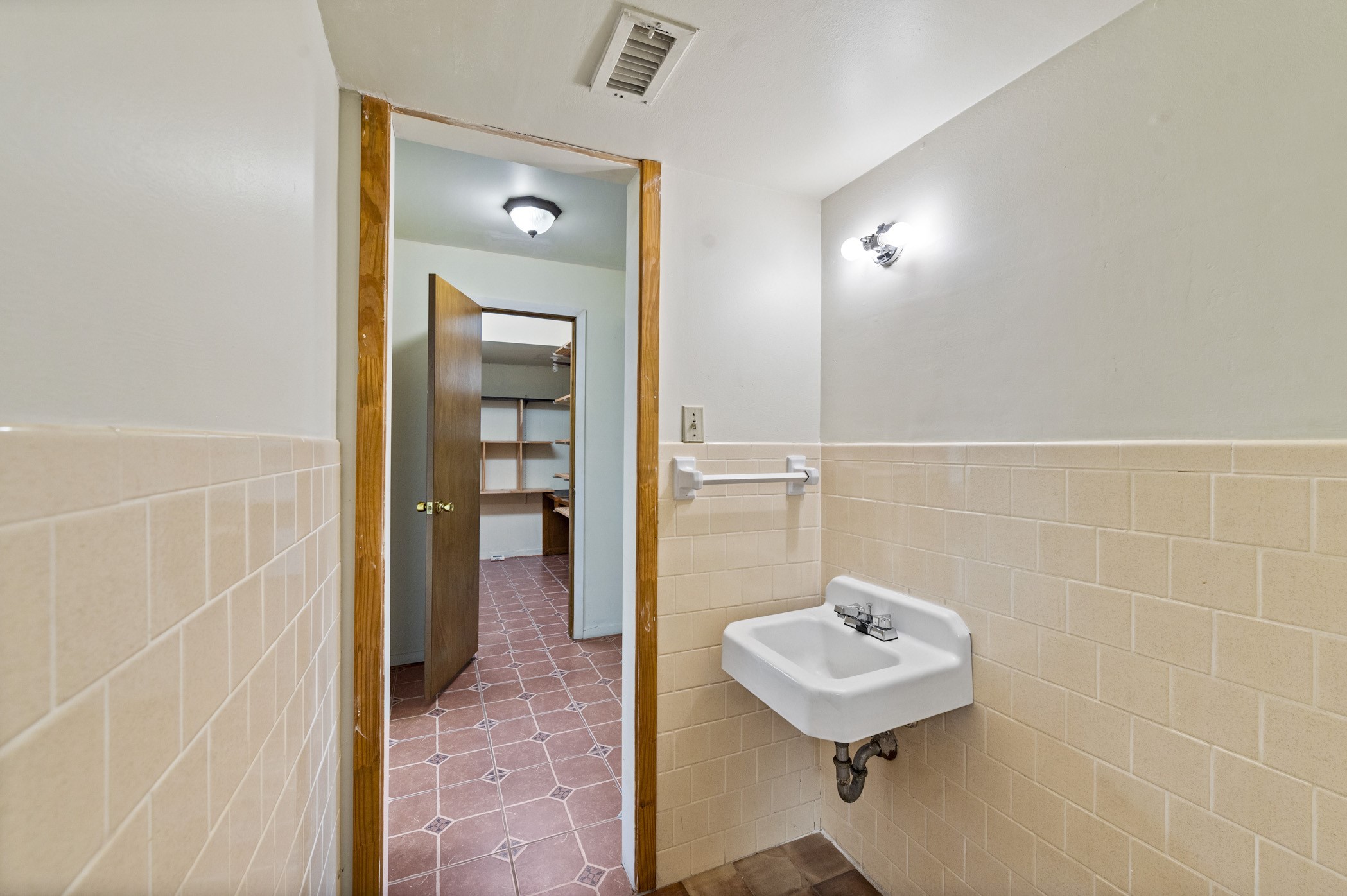 414 Main Street Property Photo 21