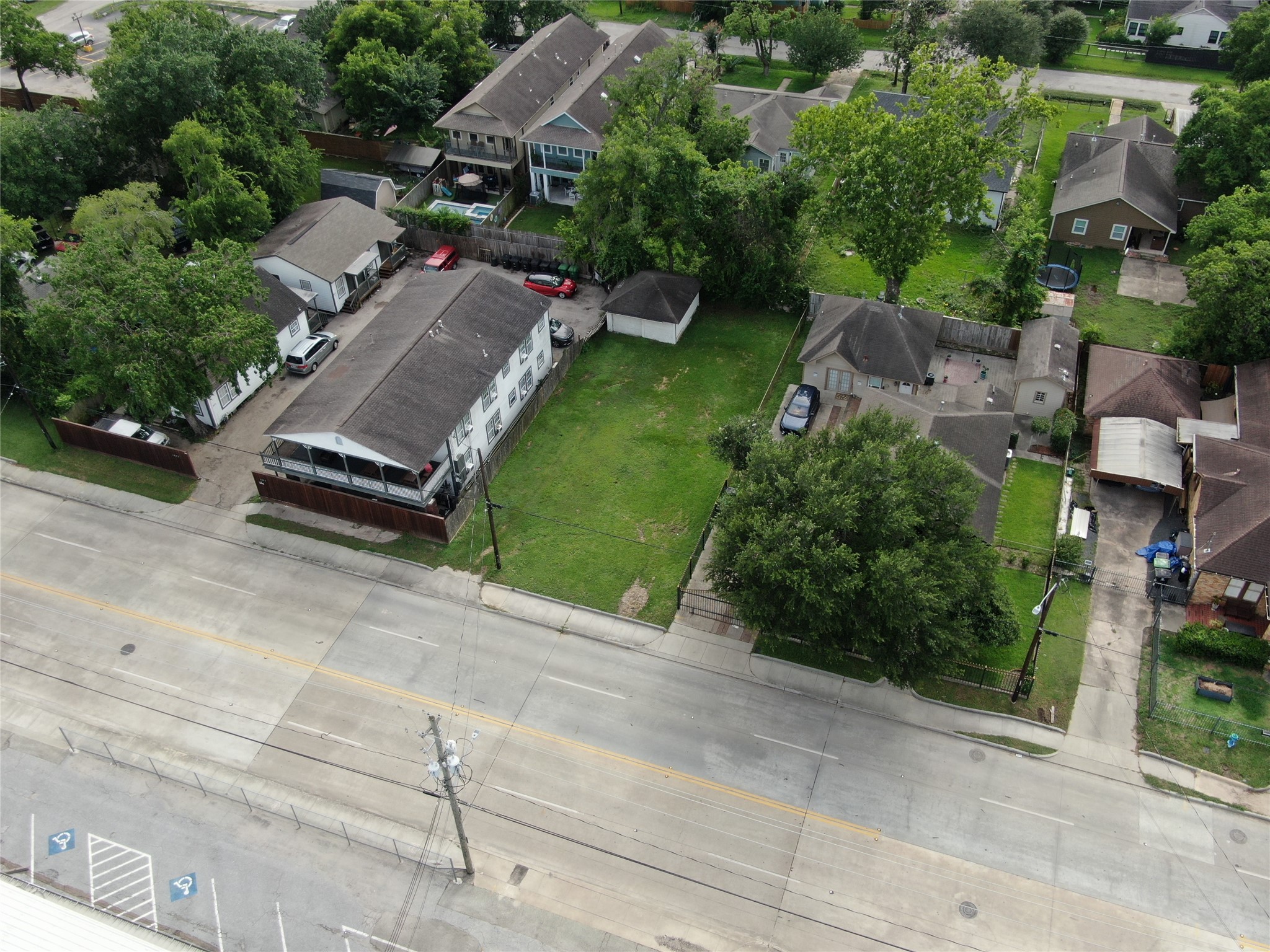 1611 Airline Drive Property Photo 3