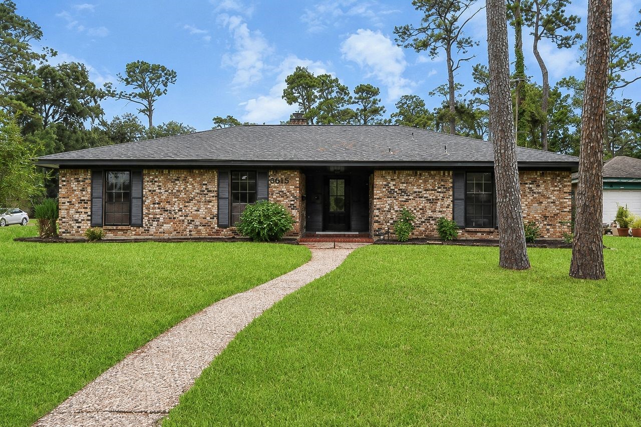 3013 Woodland Drive Property Photo 1
