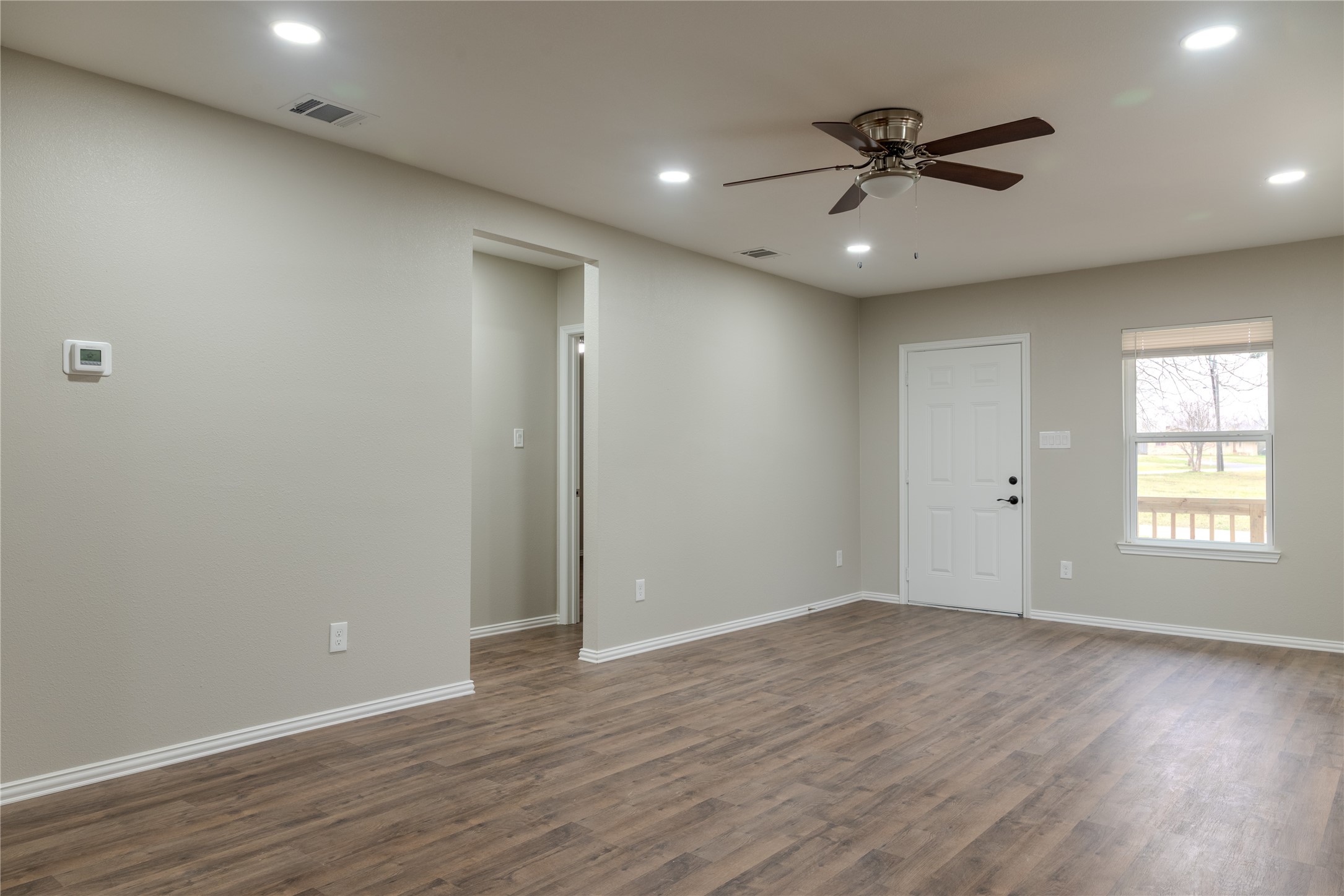 729 N Planters Street Property Photo 4