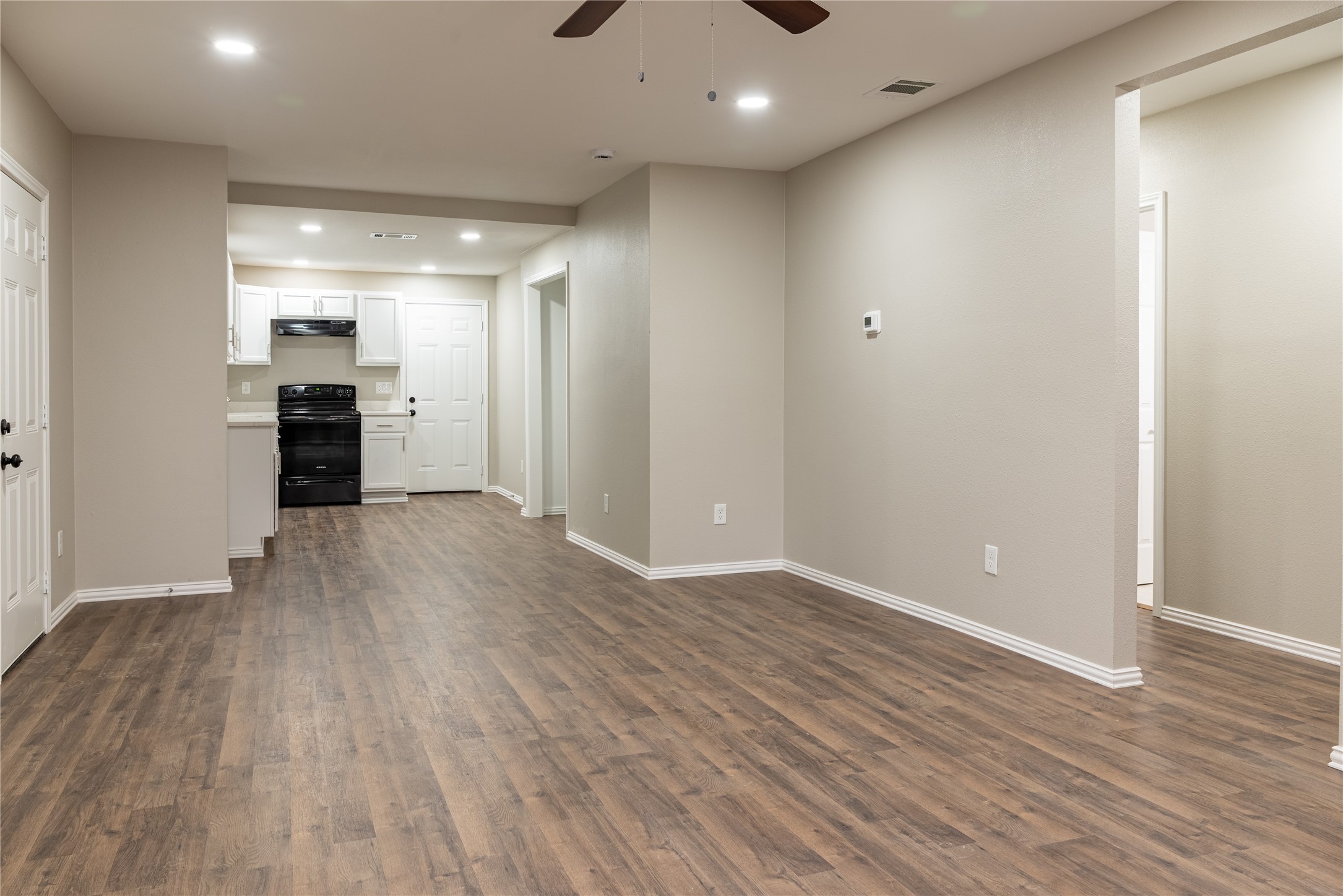 729 N Planters Street Property Photo 5