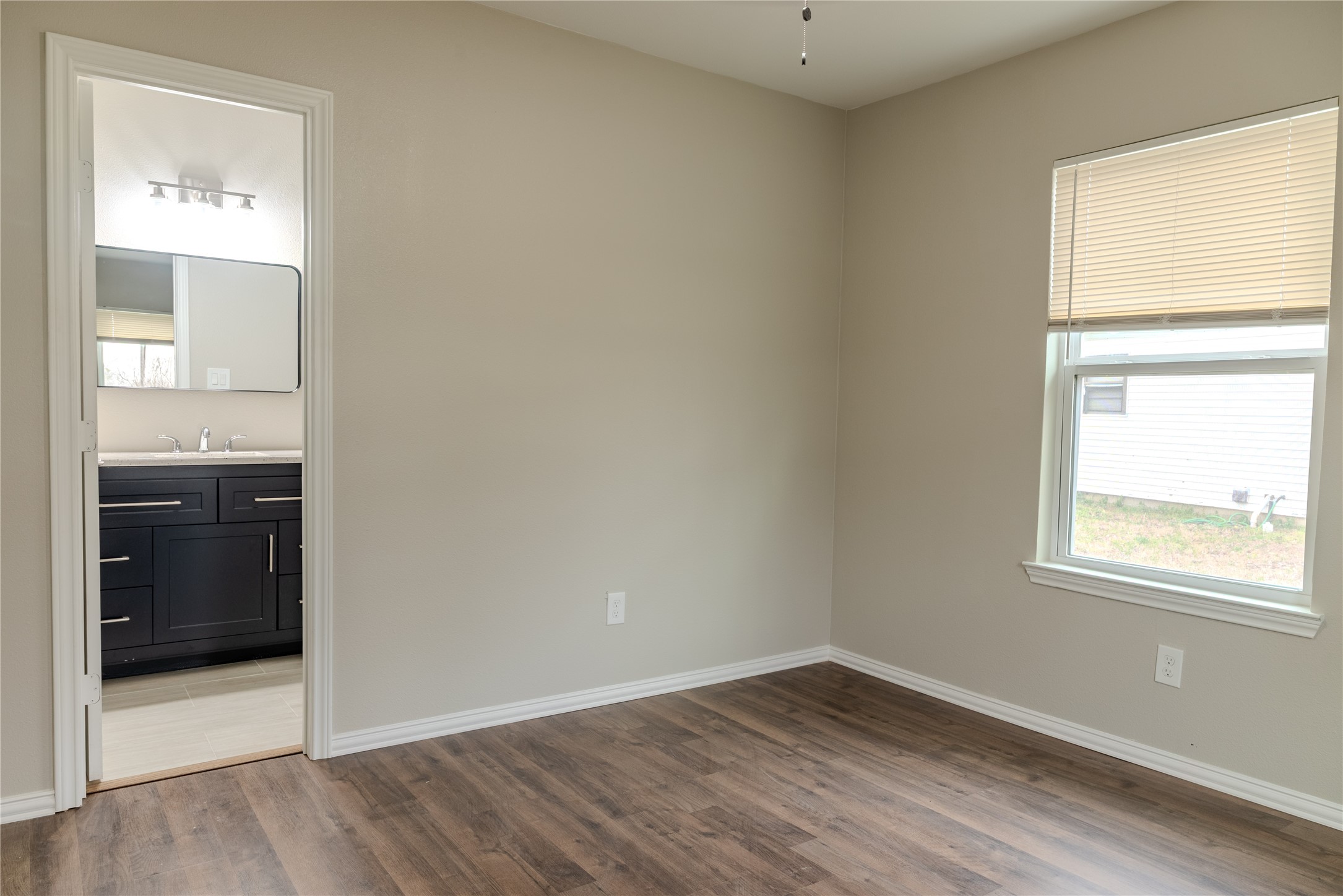 729 N Planters Street Property Photo 10