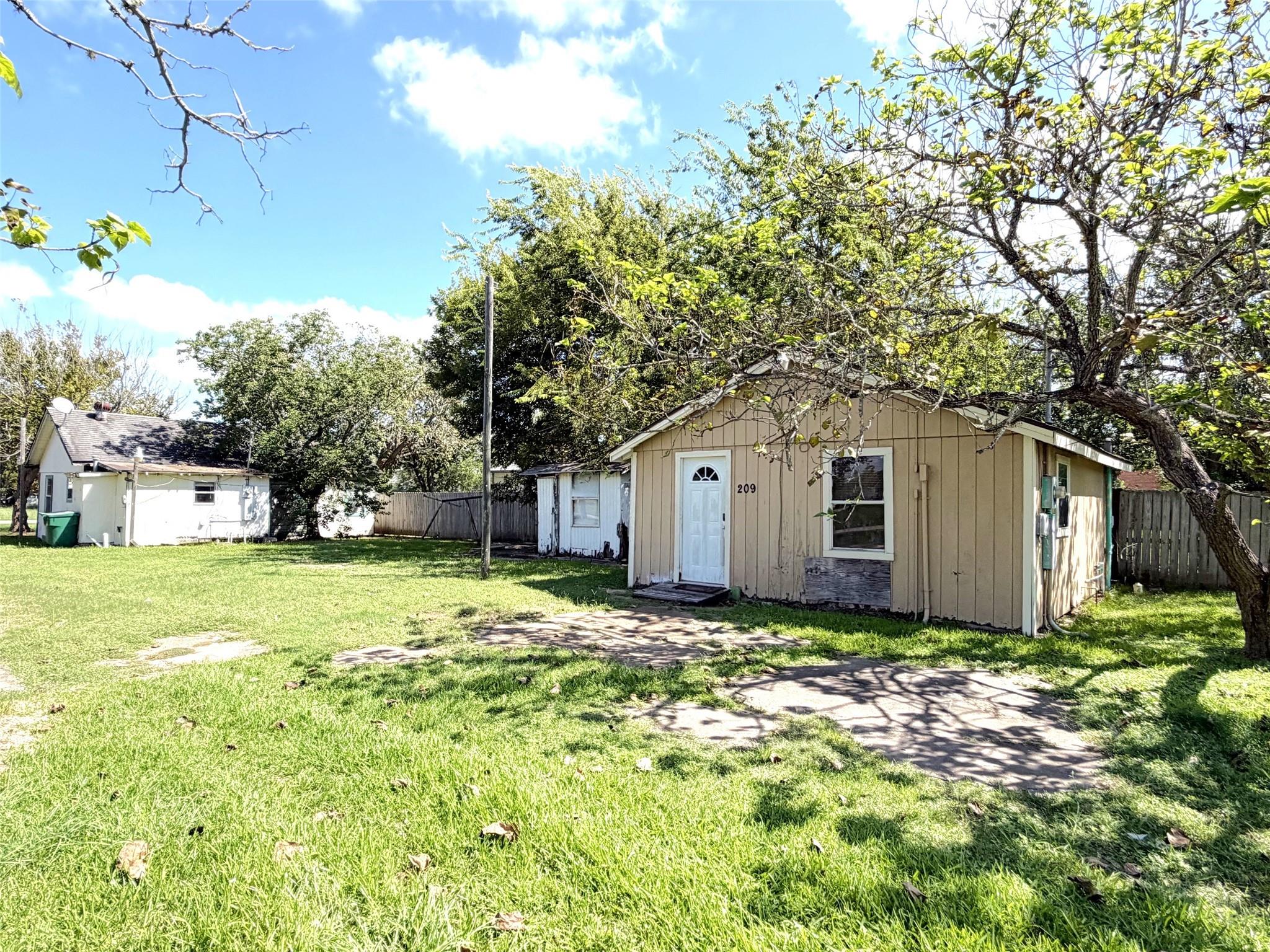 209 S Avenue C, Freeport Tx 77541 Property Photo 1