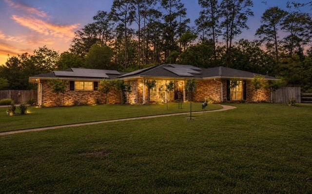 16701 Surrey Lane Property Photo 1